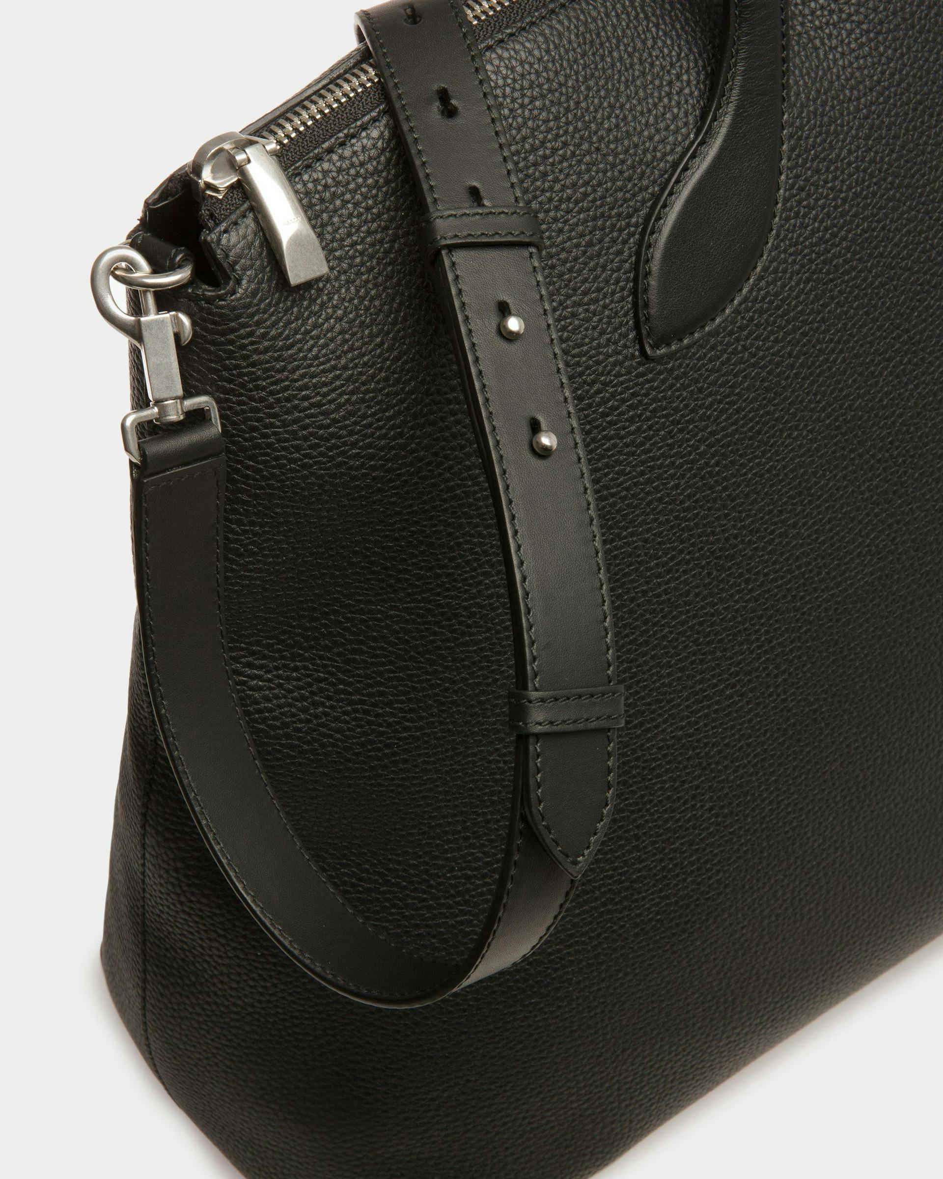 Men's Lago Tote Bag In Black Leather | Bally | Still Life Detail