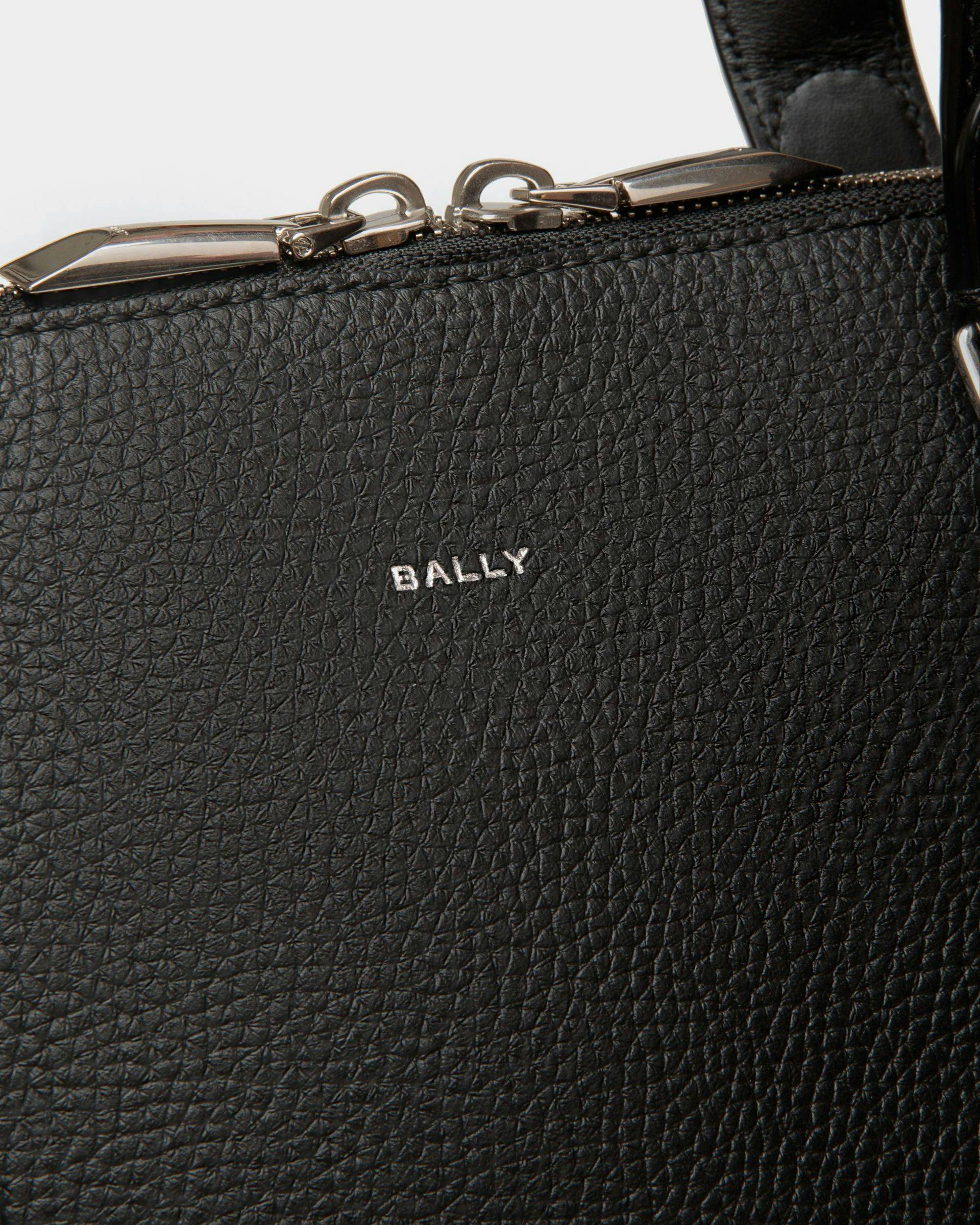 Men's Spin Tote in Black Grained Leather | Bally | Still Life Detail