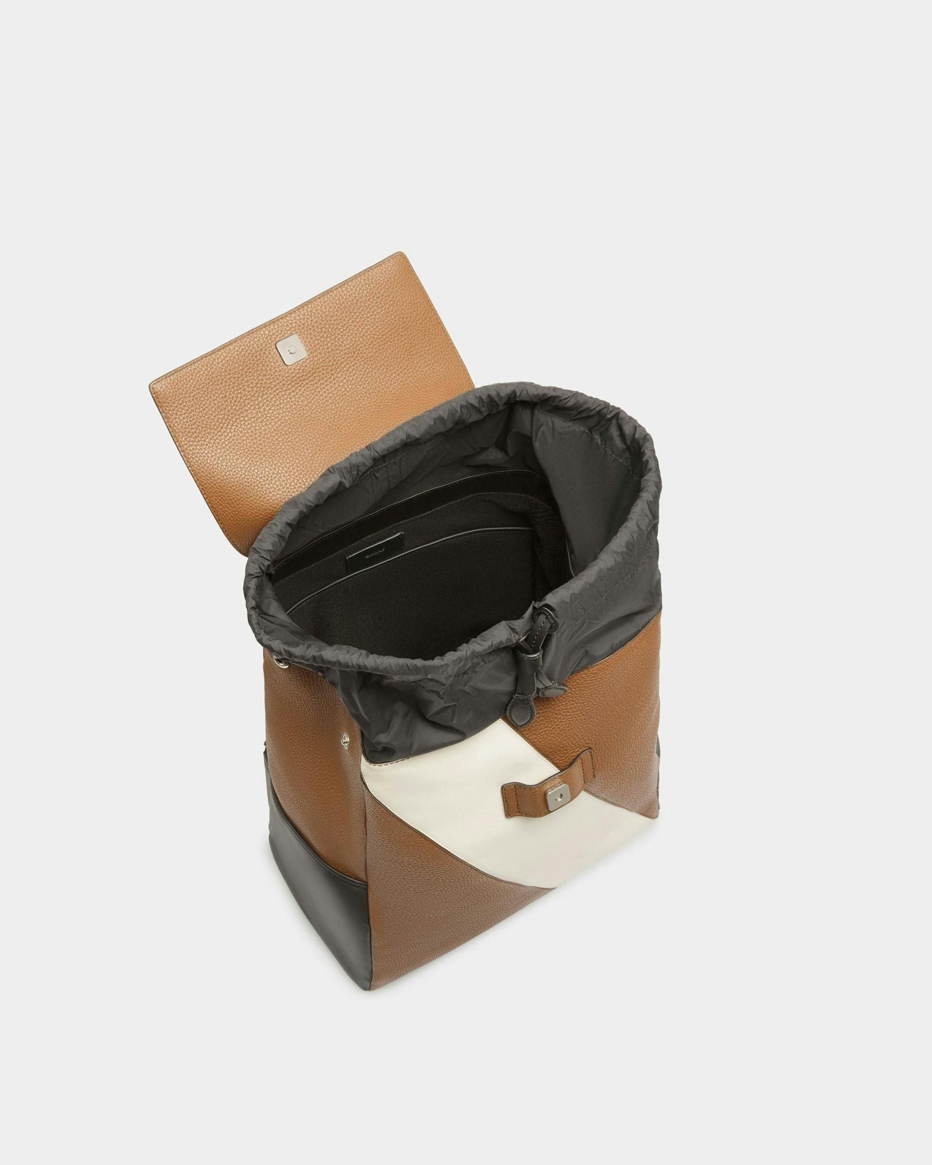 Men's Lago Backpack In Brown Leather | Bally | Still Life Open / Inside