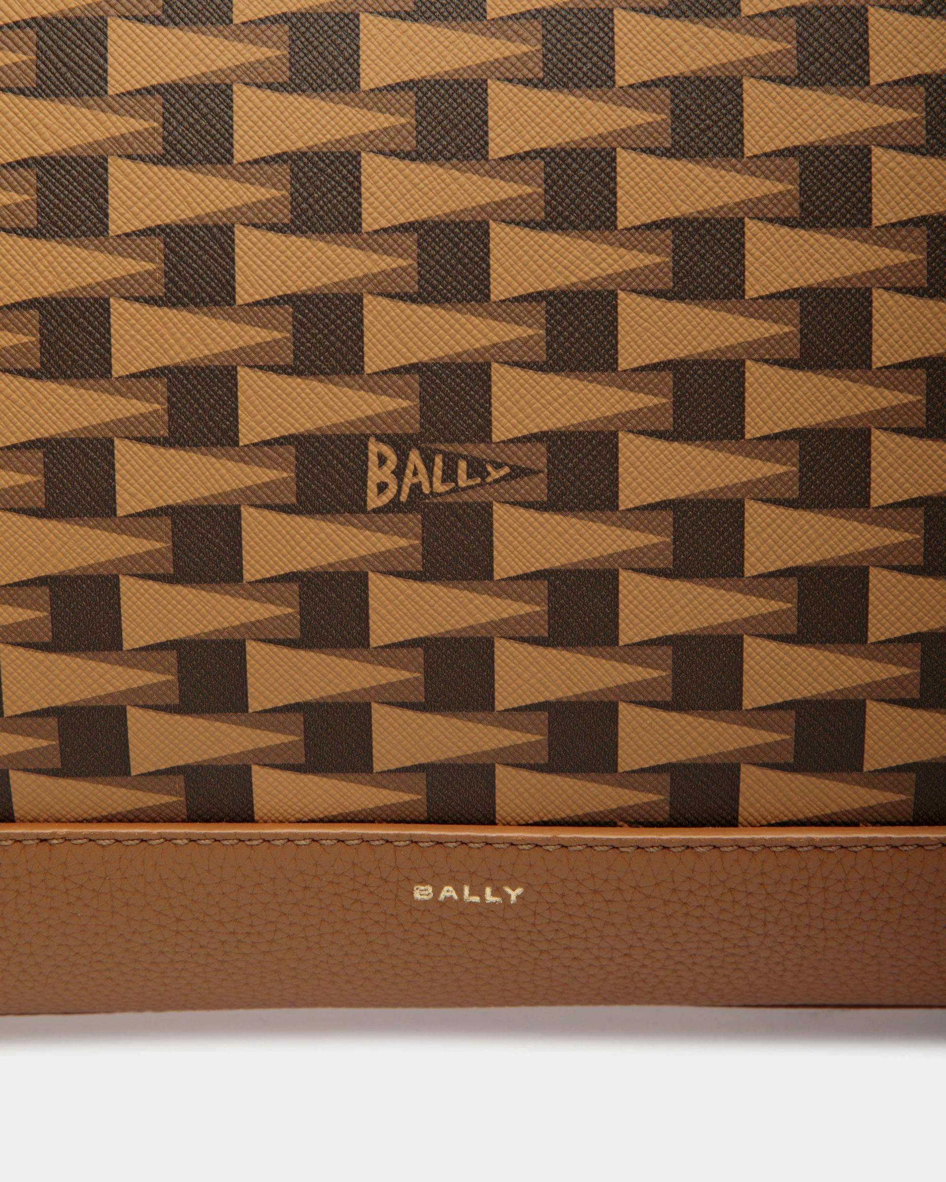 Men's Pennant Weekender In Desert TPU and leather | Bally | Still Life Detail