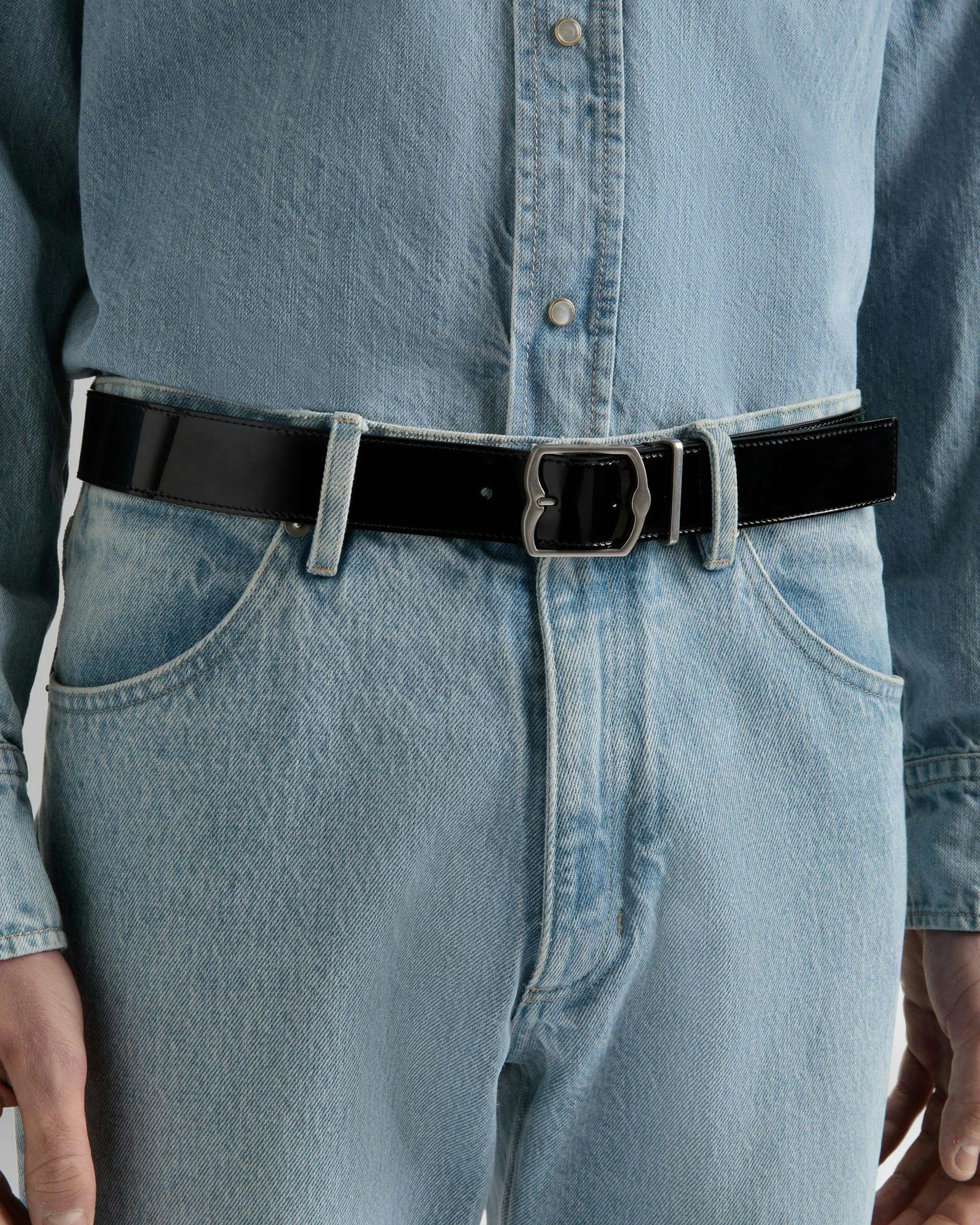 Men's Emblem 35mm Belt in Black Patent Leather | Bally | On Model Front