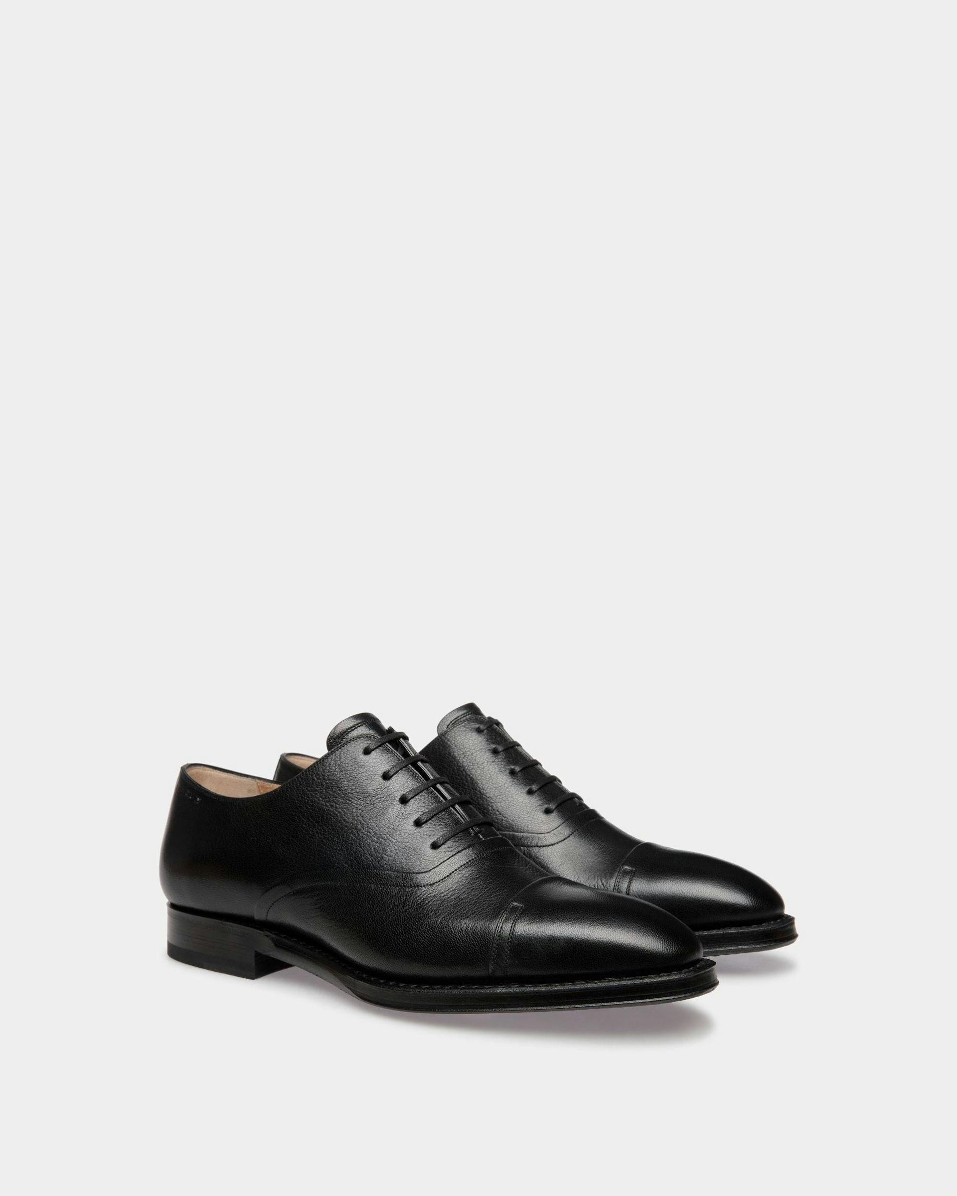 Men's Scribe Oxford in Black Grained Leather | Bally | Still Life 3/4 Front
