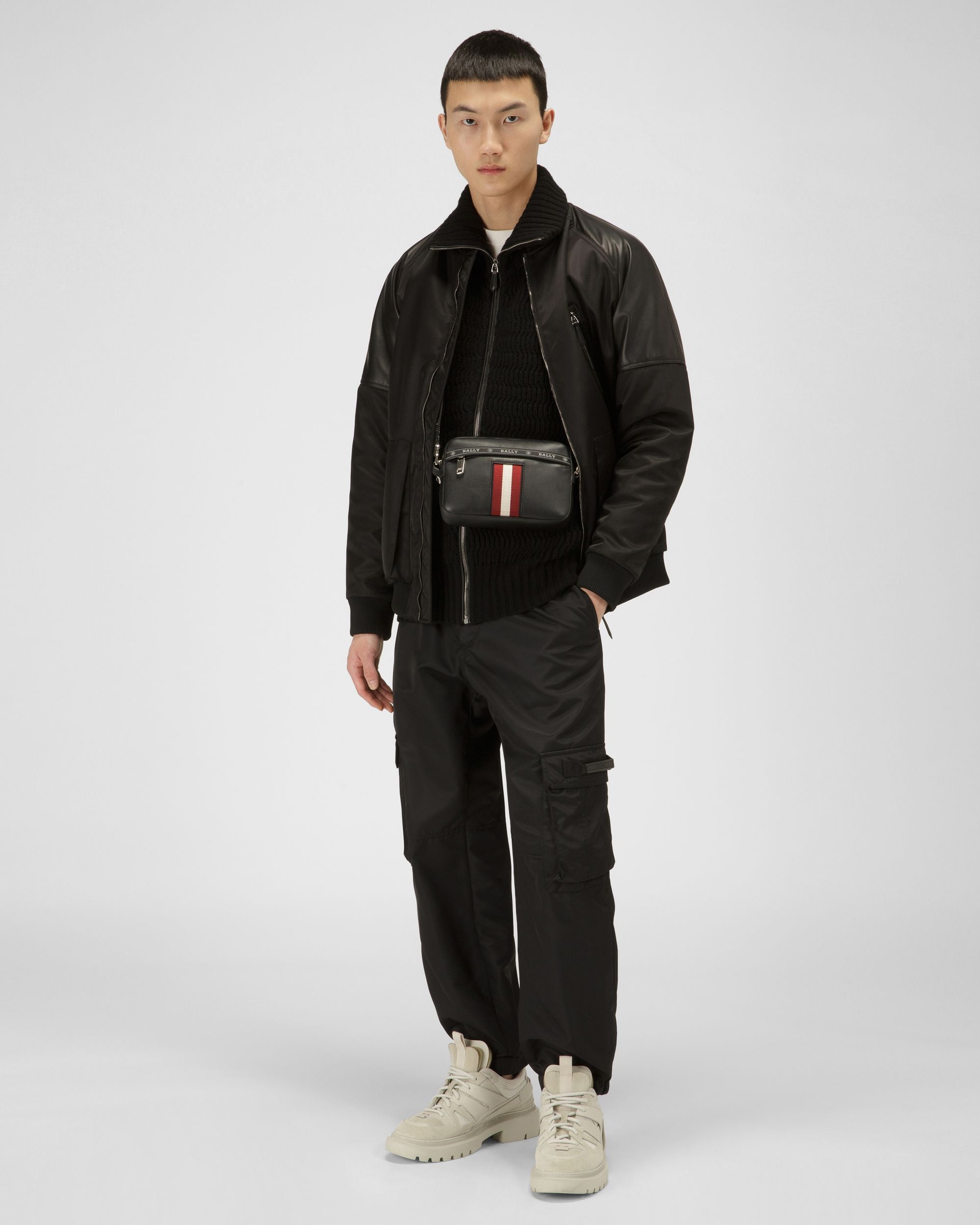 Hal Sac Bandoulière En Cuir Noir - Homme - Bally - 02