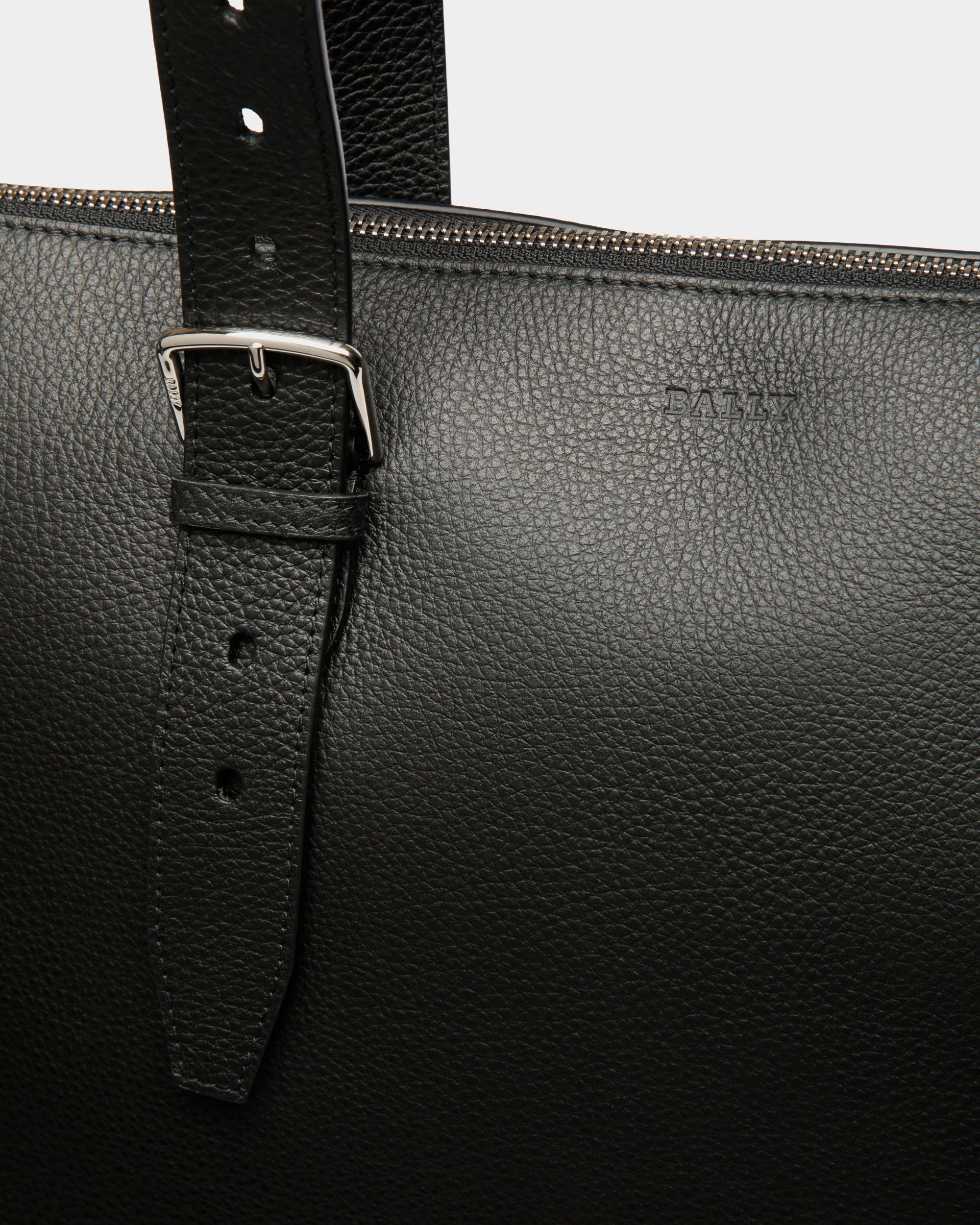 Tote In Black Bovine - Homme - Bally - 05