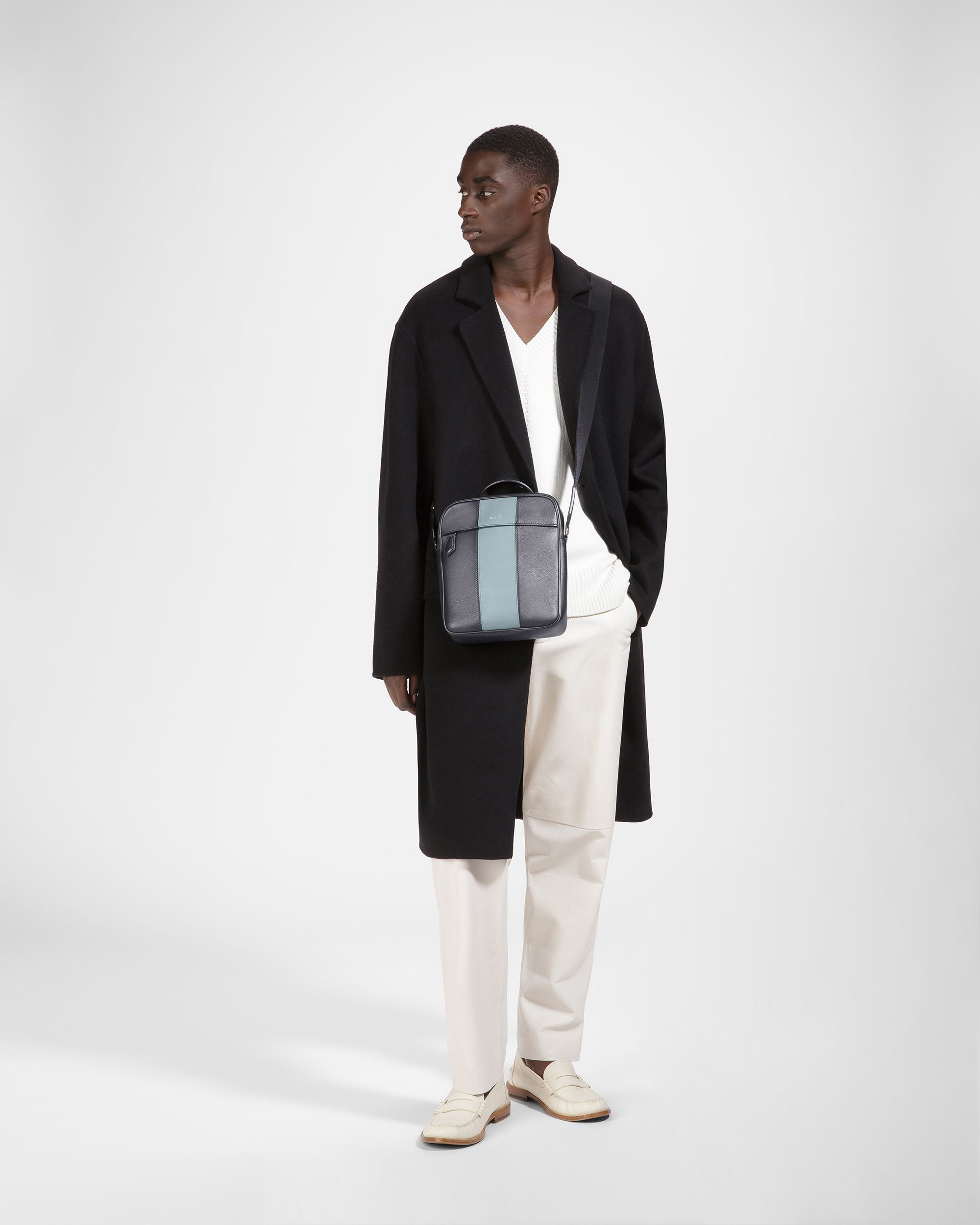 Holmis Sac À Bandoulière En Cuir Bleu Nuit Et Bleu Clair - Homme - Bally - 06