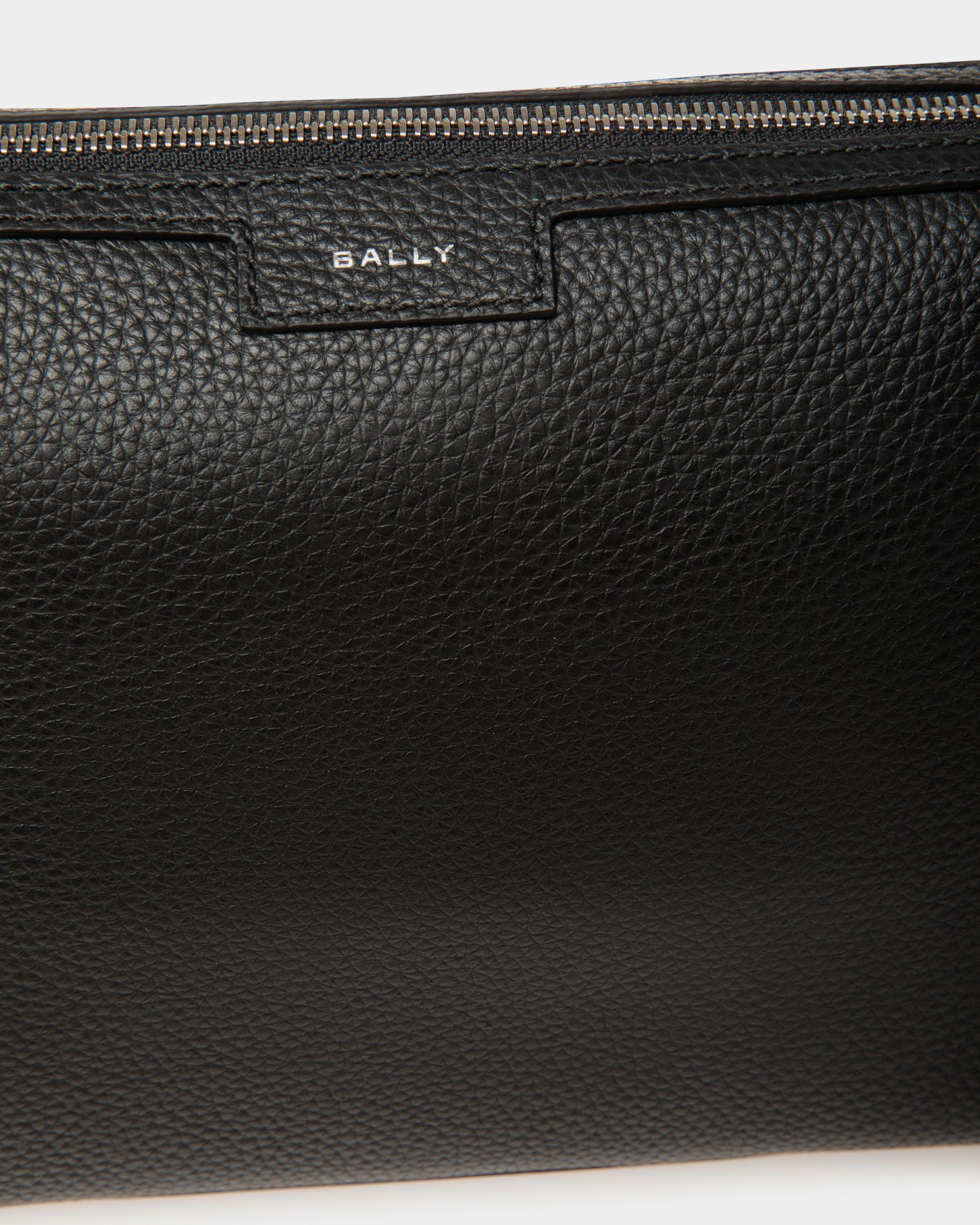 Petit Sac Messenger Code En Cuir Grainé Noir - Homme - Bally - 05
