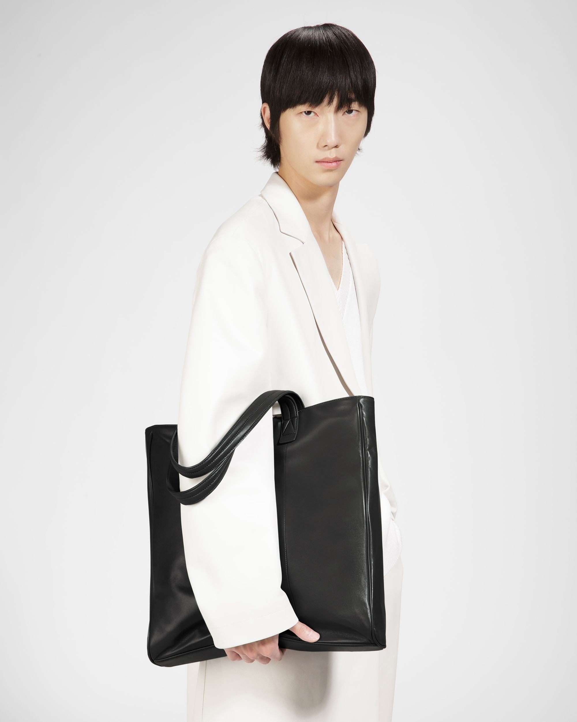 Arienn Fourre-Tout En Cuir Noir - Homme - Bally - 02