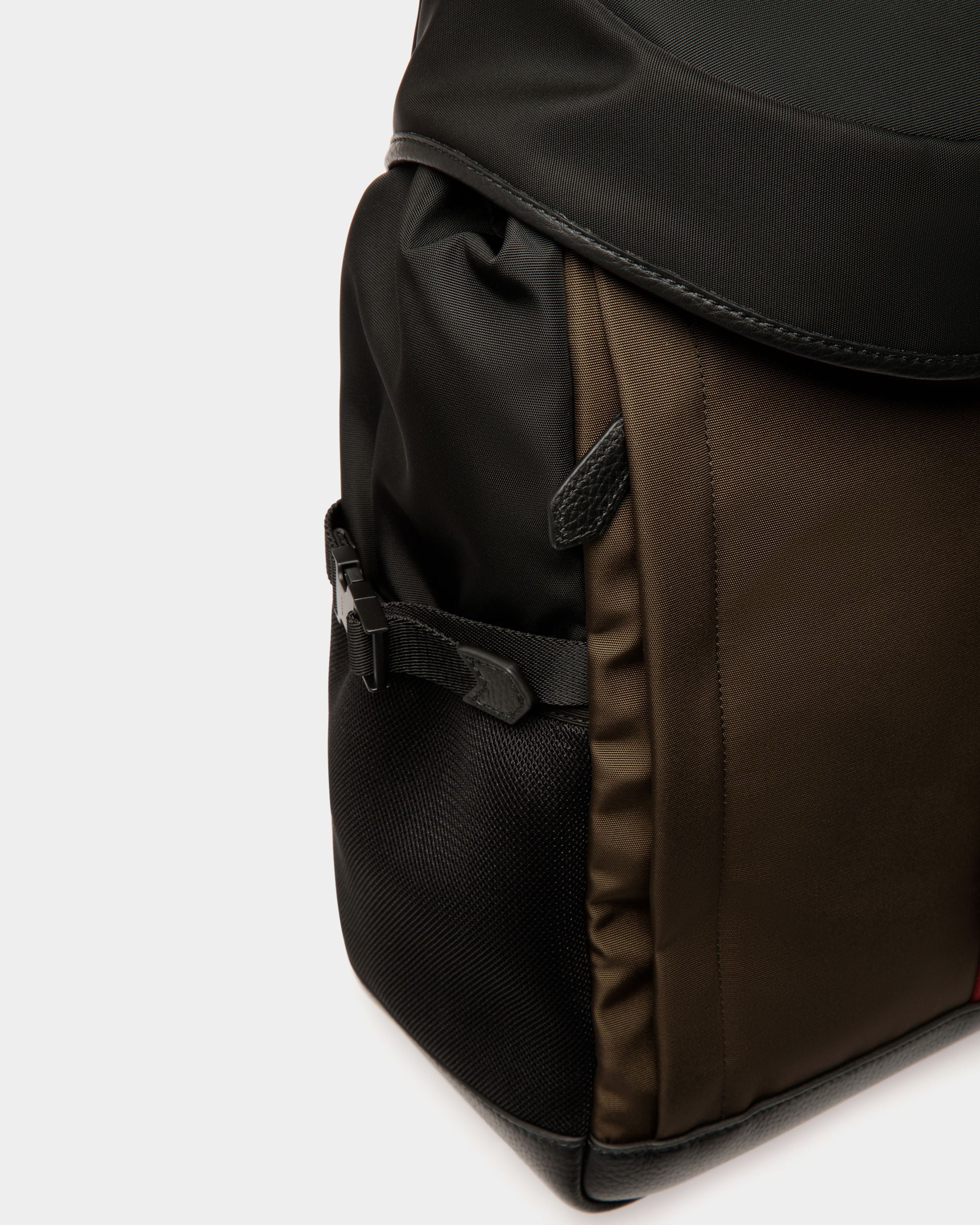 Sac À Dos Code En Nylon Military Green Et Noir - Homme - Bally - 07