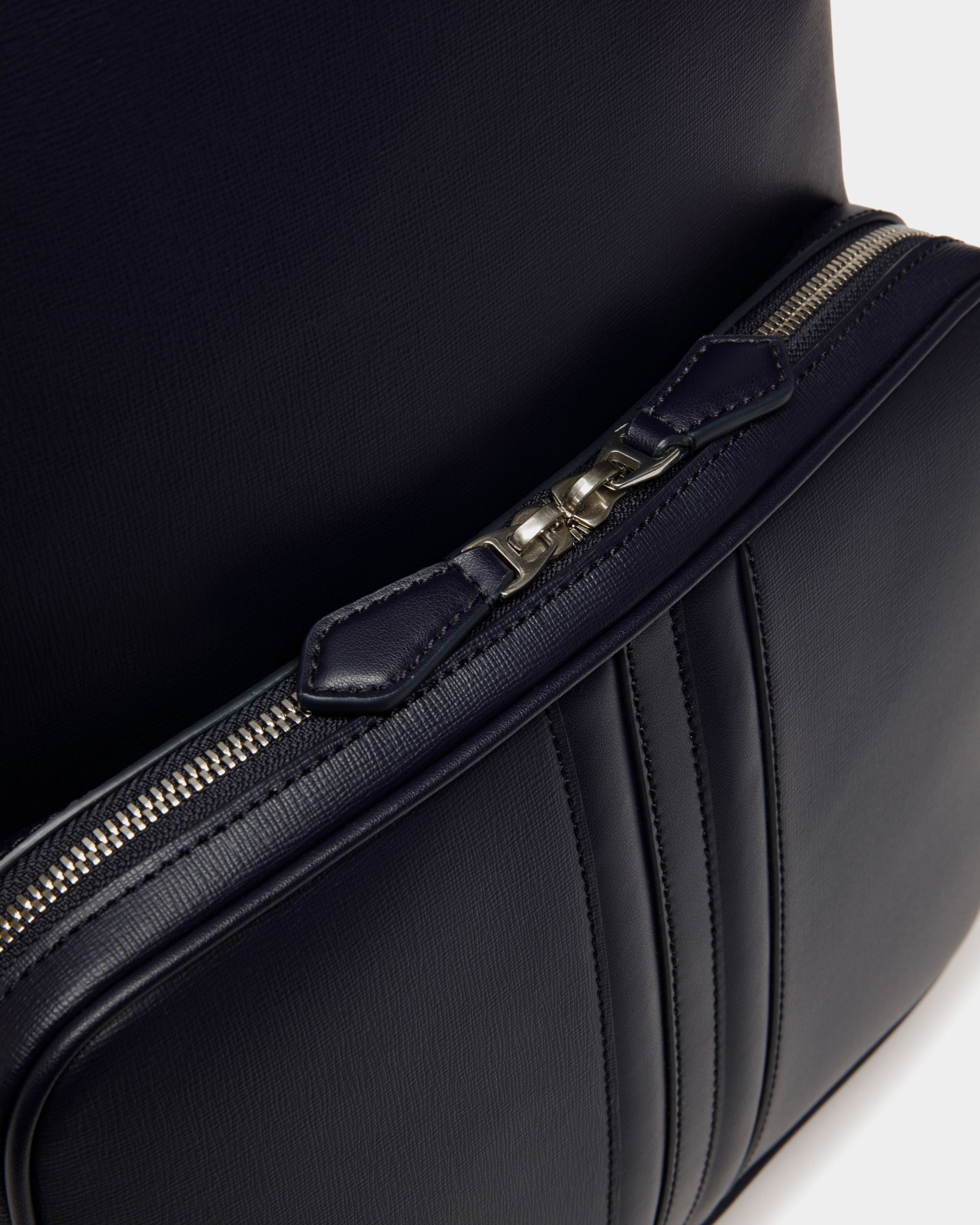 Sac À Dos Mythos En Cuir Recyclé Navy Blue - Homme - Bally - 06