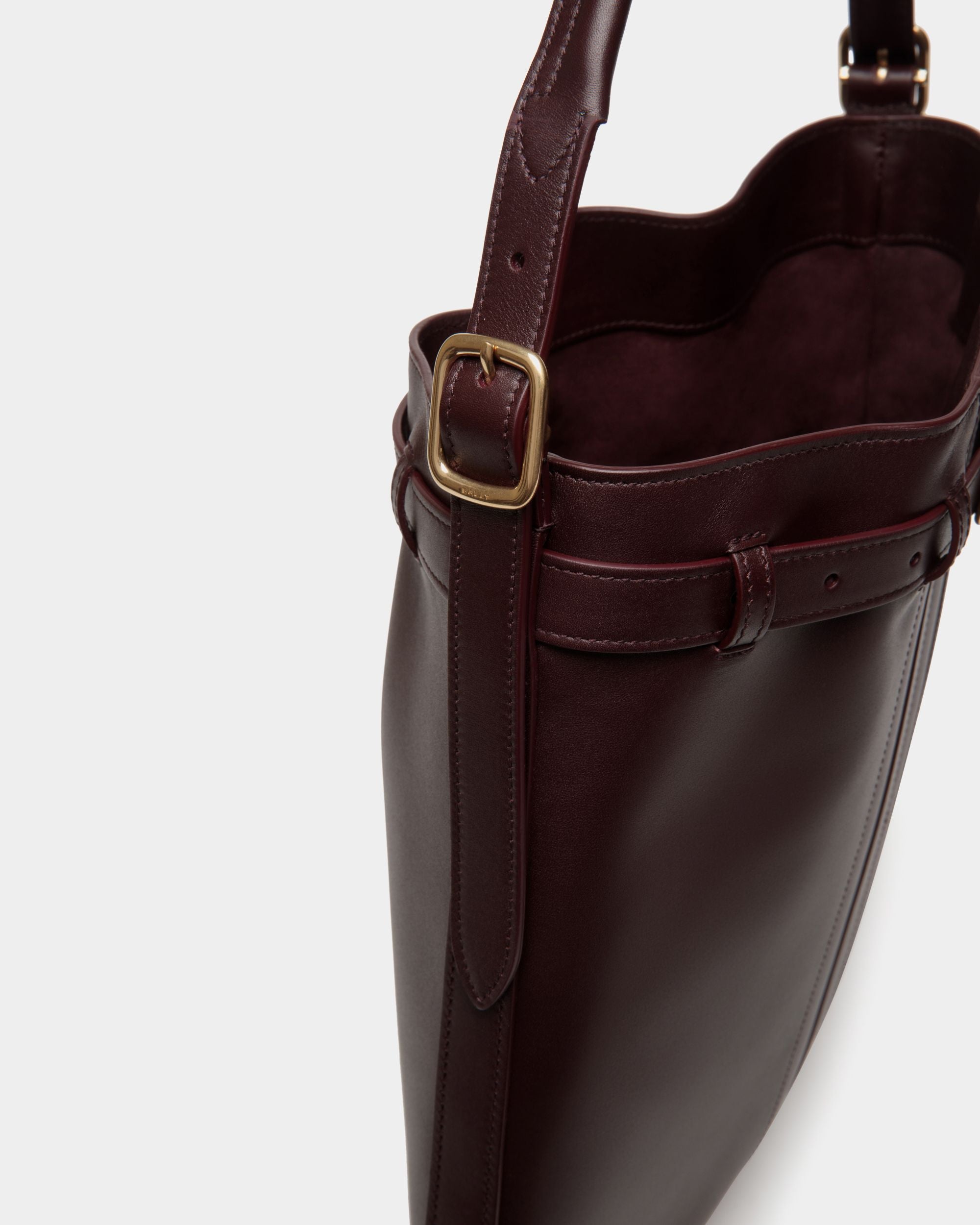 Beckett Crossbody Bag In Deep Burgundy Leather - Homme - Bally - 06