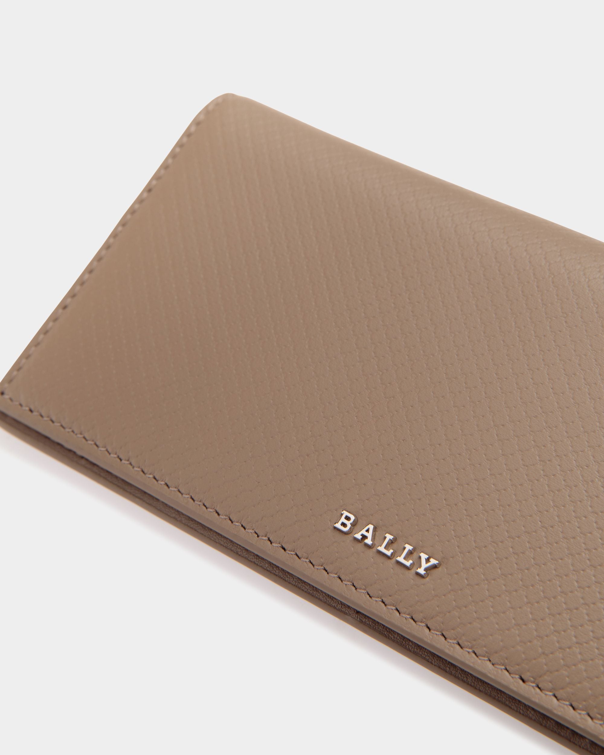 Portefeuille Continental En Cuir Gaufré Beige - Homme - Bally - 04
