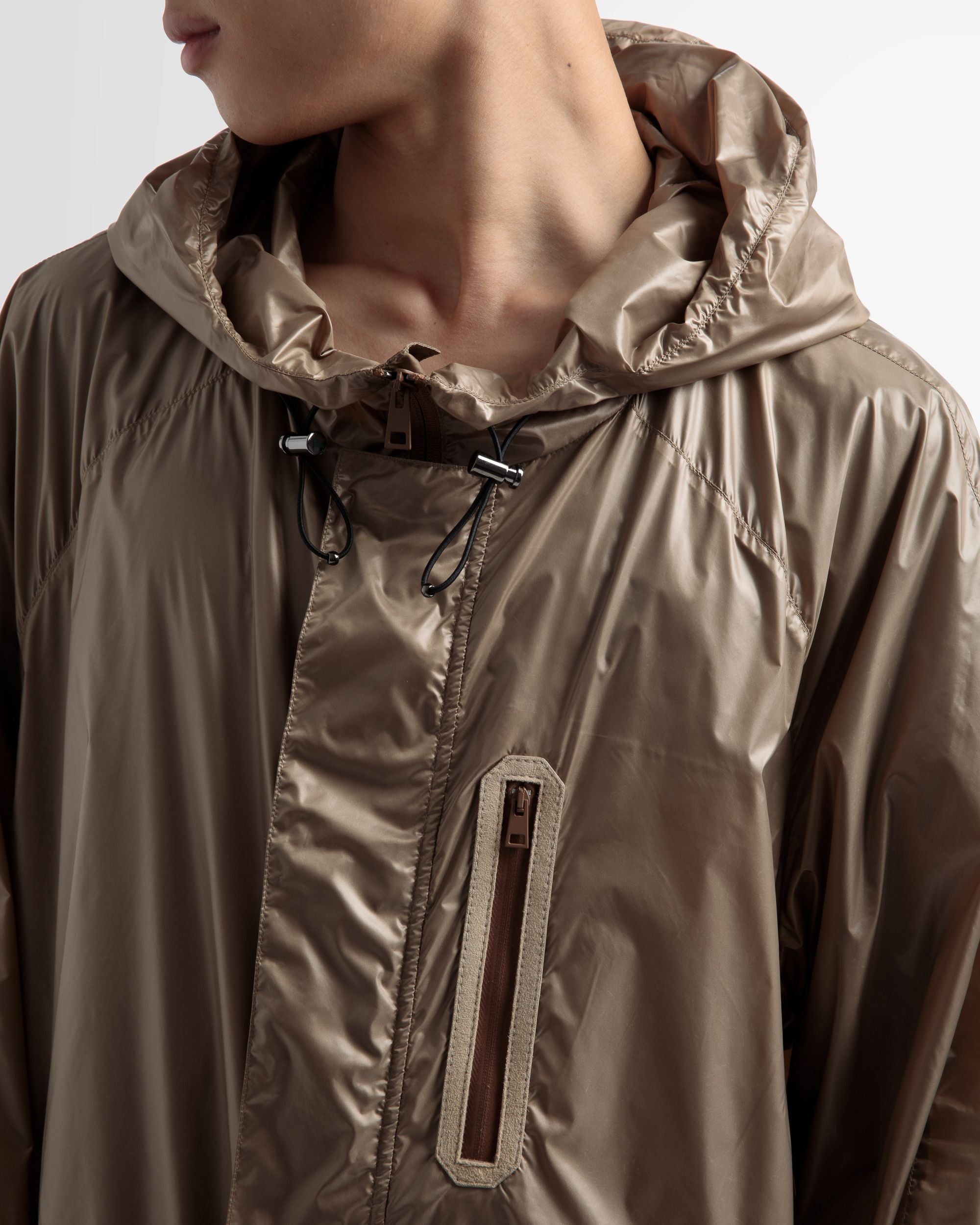 Cape Imperméable À Capuche En Tissu Technique Couleur Désert - Homme - Bally - 03