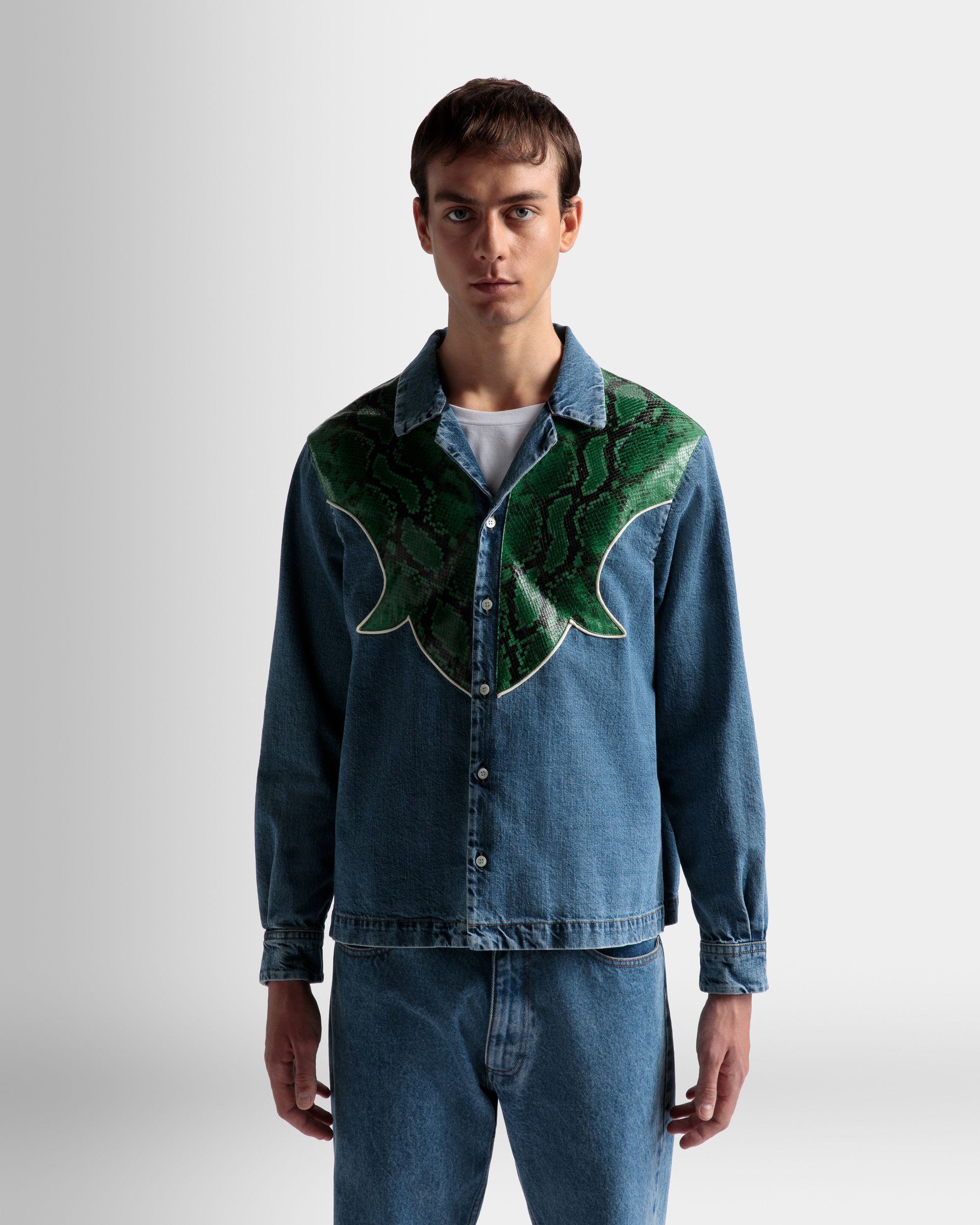 Chemise En Chambray Bleu Clair Et Cuir Imprimé Python Vert - Homme - Bally - 03
