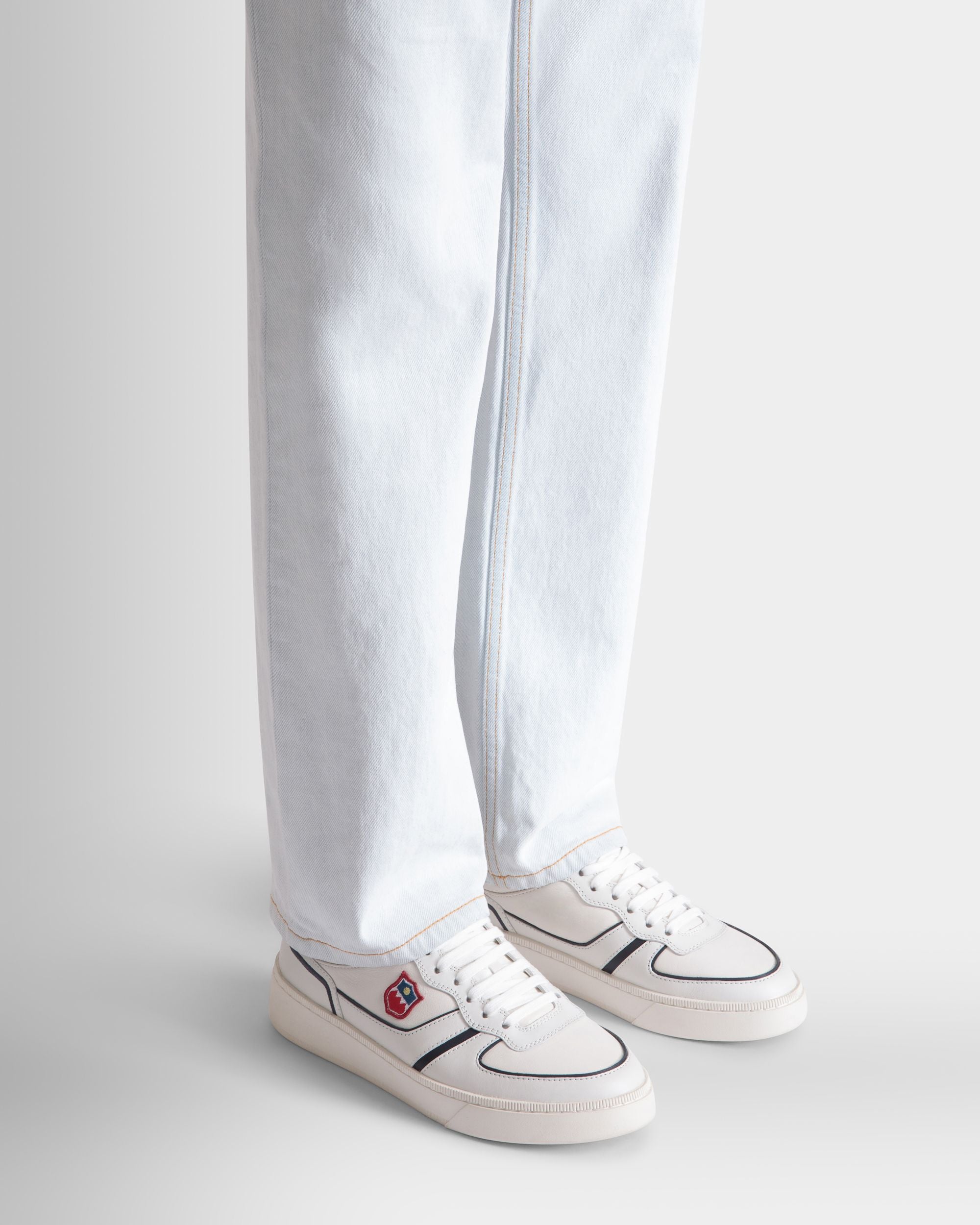 Sneaker Raise En Cuir Blanc Et Navy Blue - Homme - Bally - 02