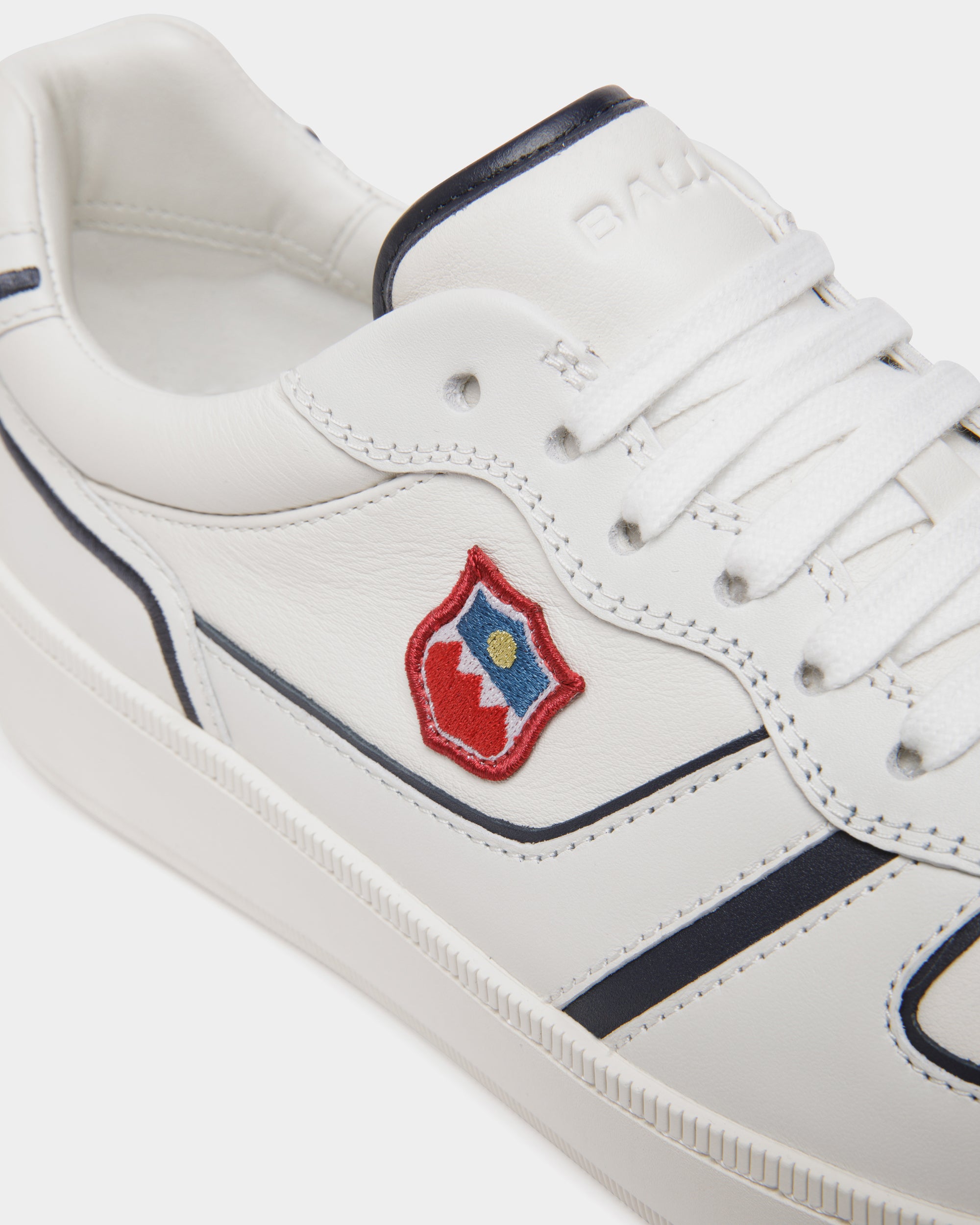 Sneaker Raise En Cuir Blanc Et Navy Blue - Homme - Bally - 06
