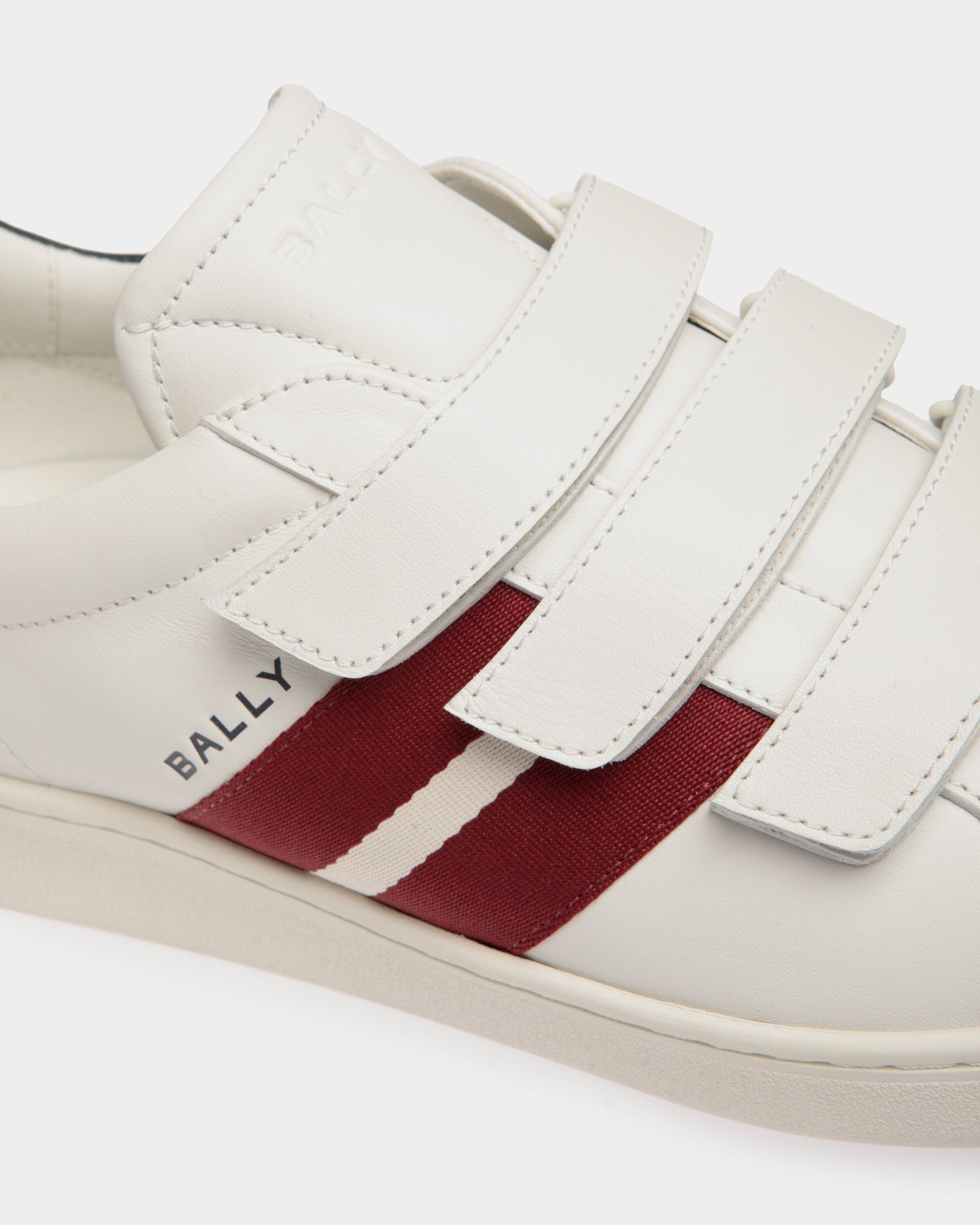 Sneaker Tennis En Cuir Blanc Et Navy Blue - Homme - Bally - 06