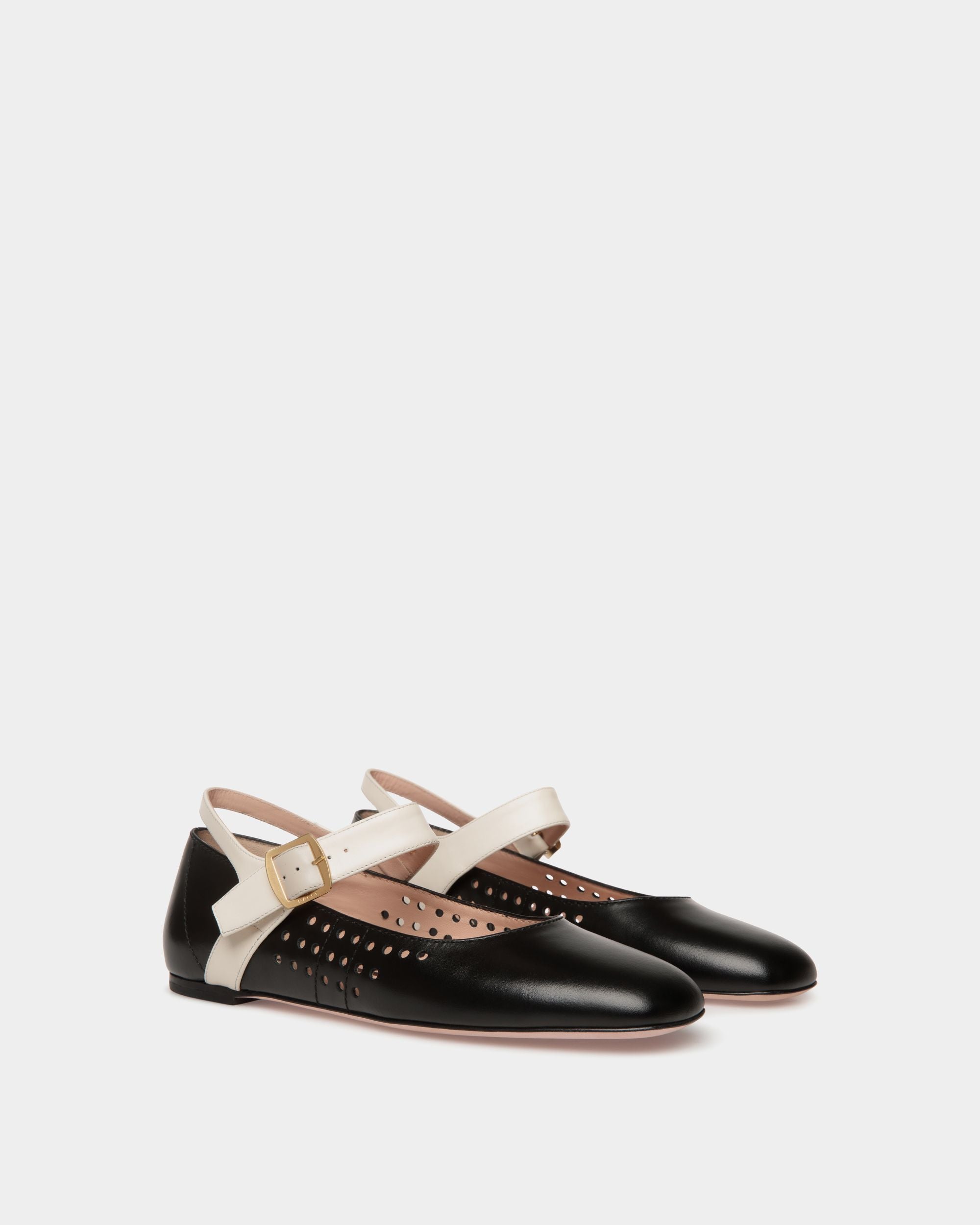 Chaussure À Talon Plat Ballyrina En Cuir Noir Et Blanc - Femme - Bally - 03