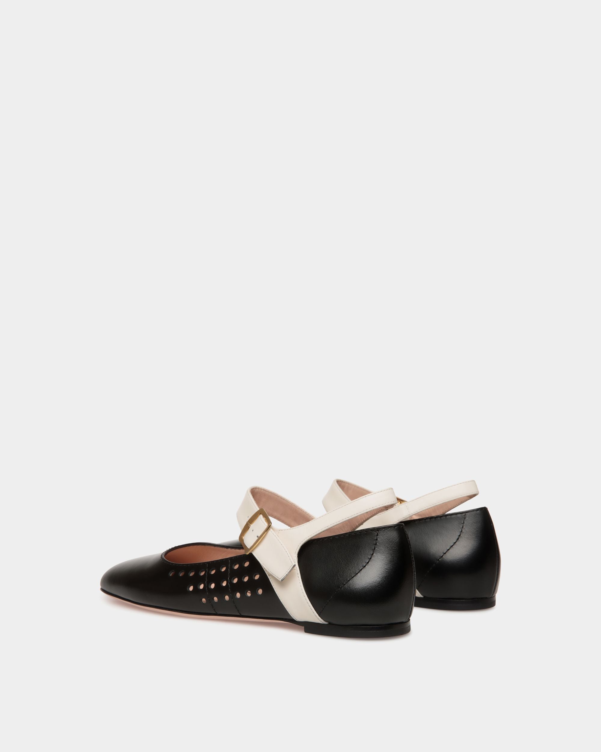 Chaussure À Talon Plat Ballyrina En Cuir Noir Et Blanc - Femme - Bally - 04