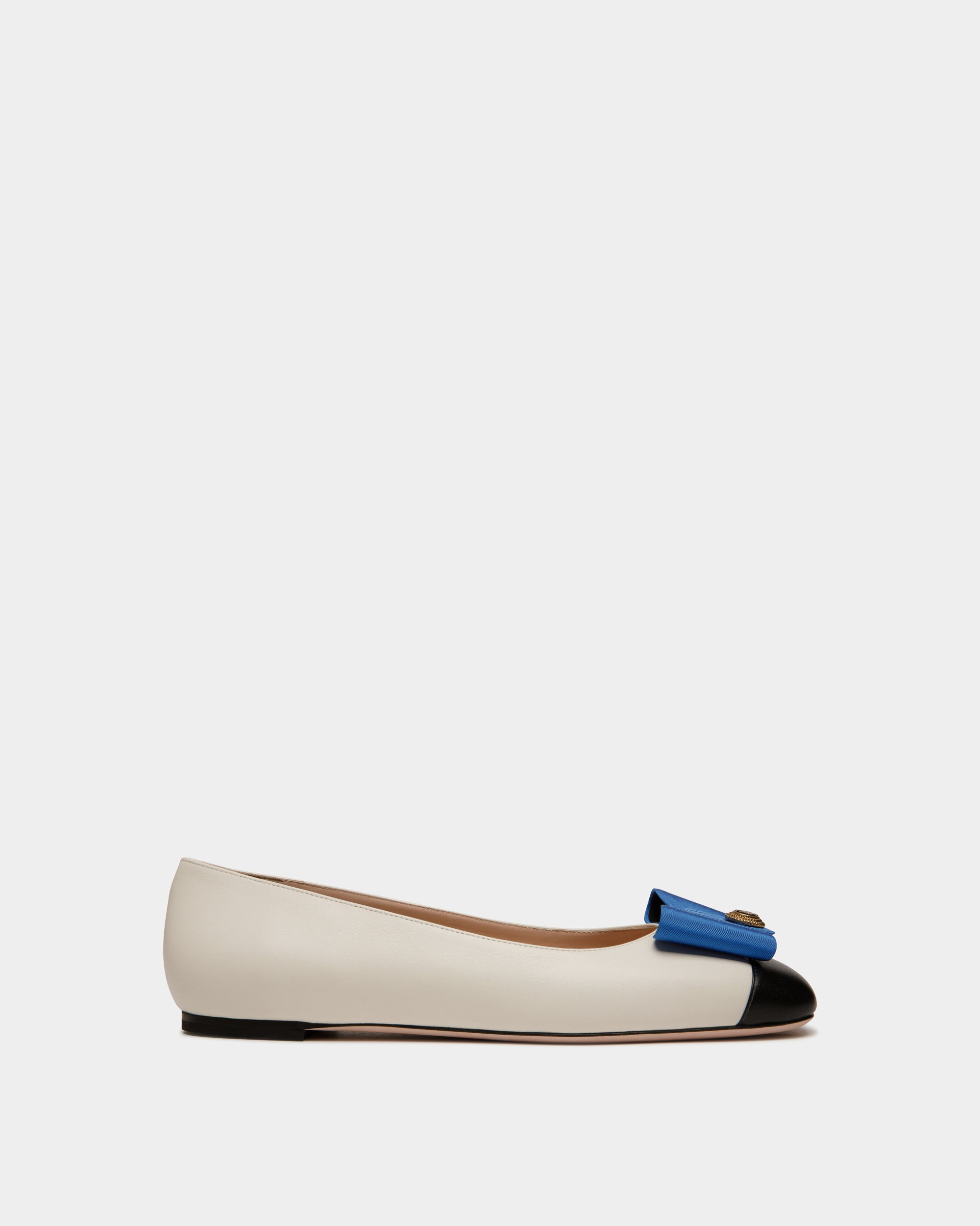 Chaussure À Talon Plat B-Bow En Cuir Noir Et Blanc - Femme - Bally - 01
