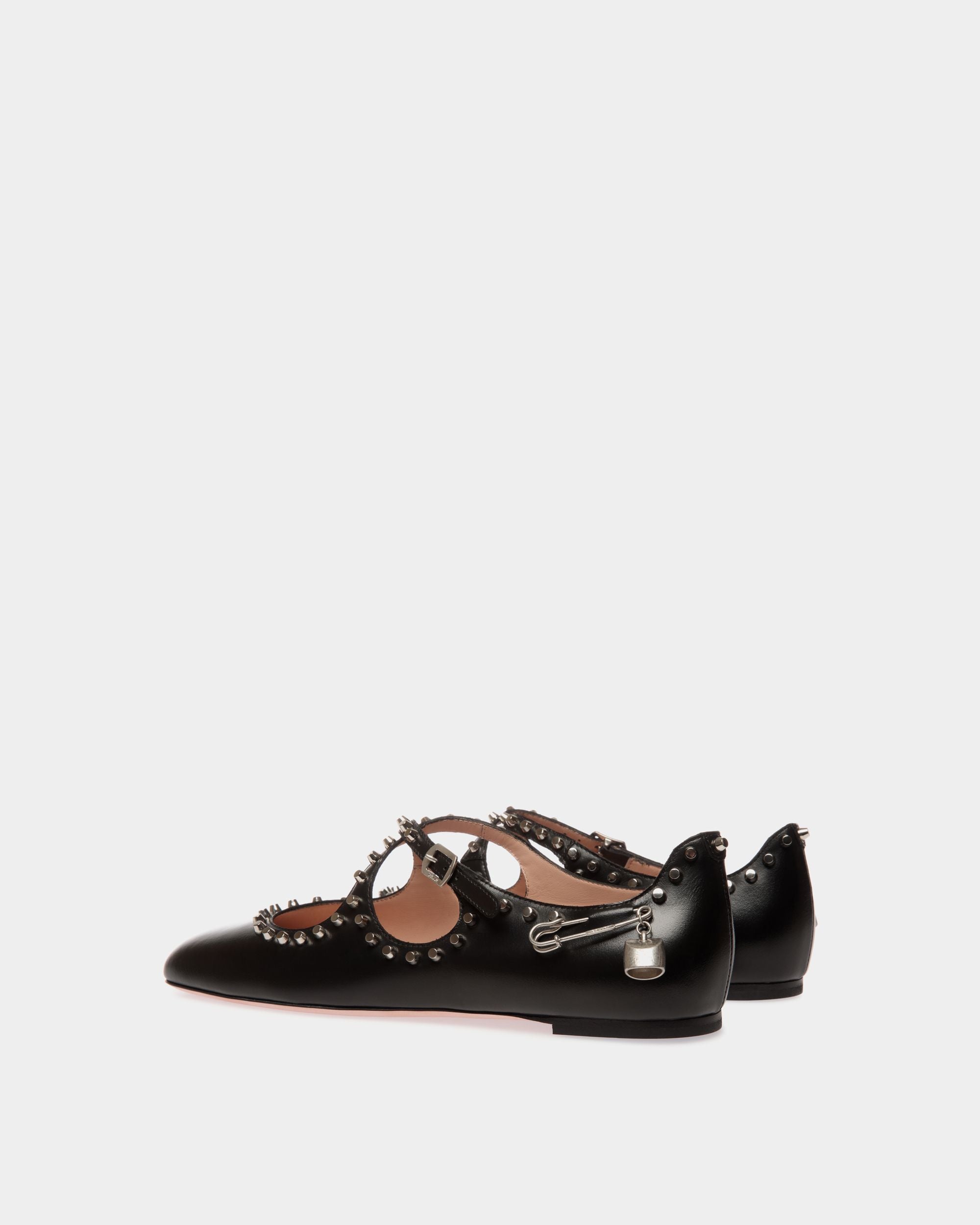 Chaussure À Talon Plat Ballyrina En Cuir Noir Avec Clous - Femme - Bally - 04