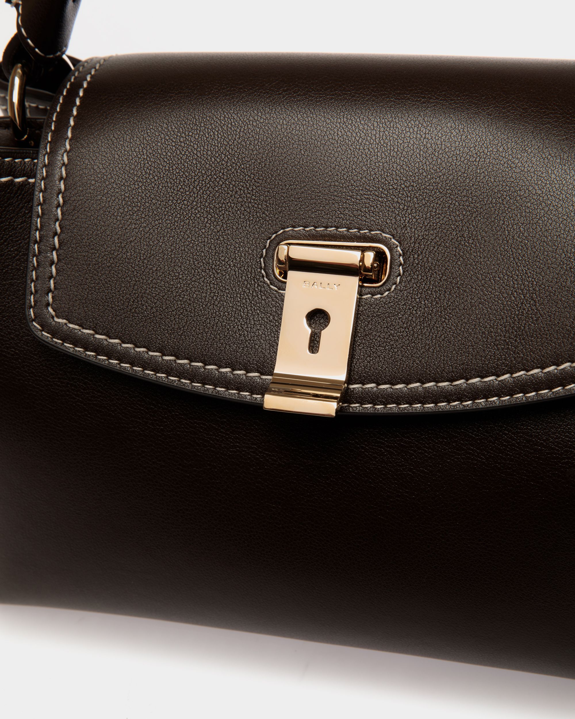Petit Sac À Anse Supérieure Lock Me En Cuir Ebano - Femme - Bally - 05