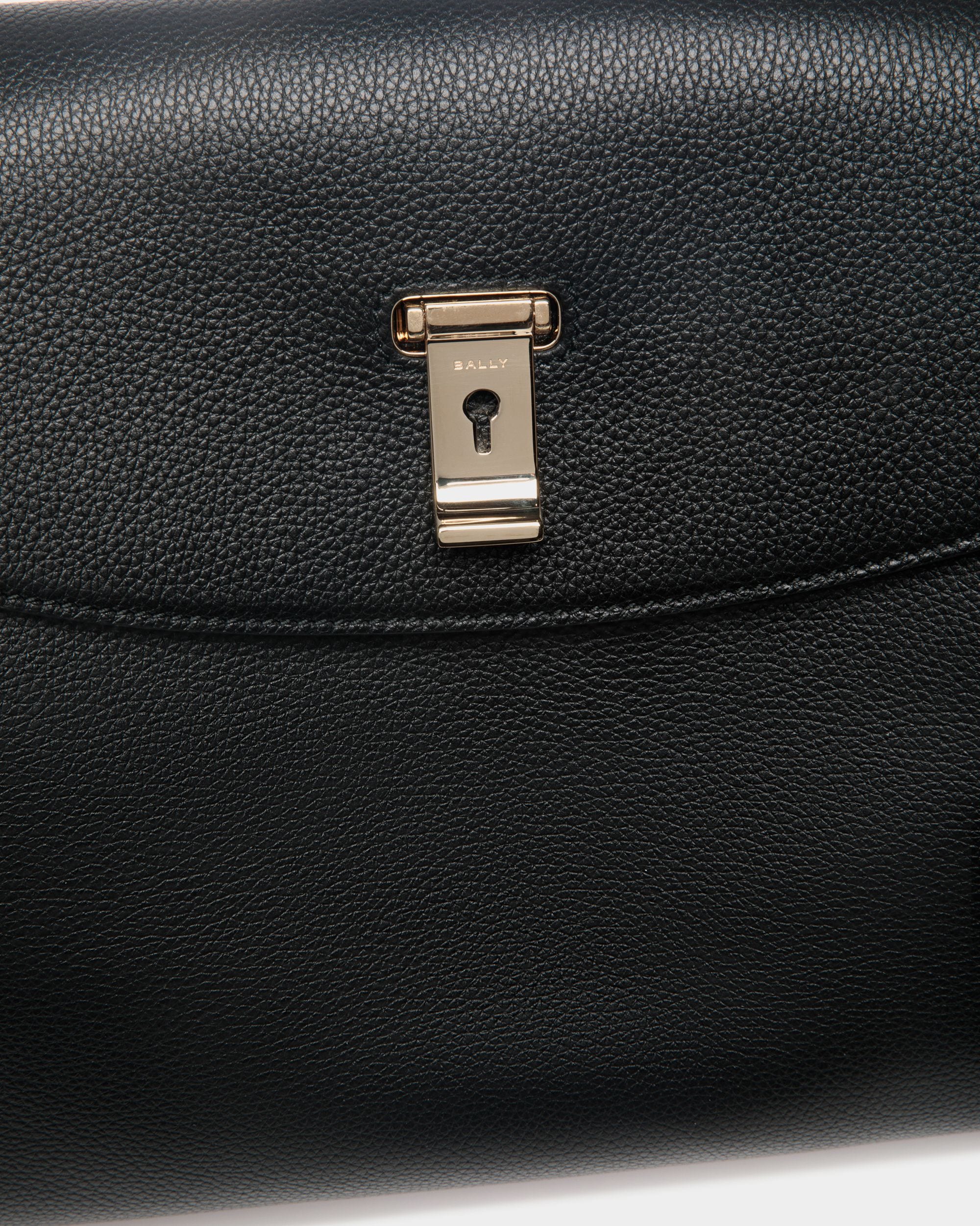 Sac À Anse Supérieure Lock Me En Cuir Grainé Noir - Femme - Bally - 05