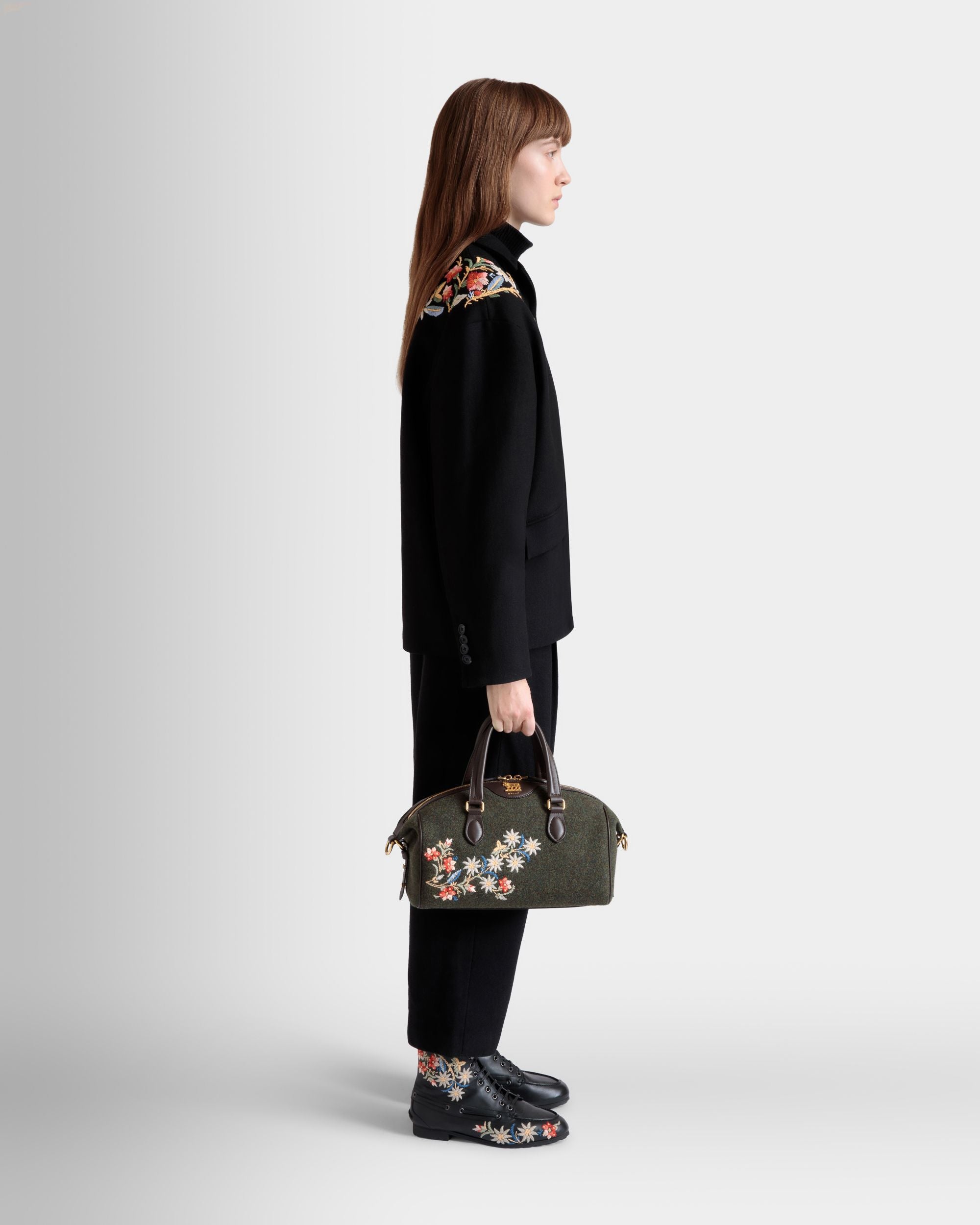 Sac À Main De La Capsule D'hiver, Doté De Anse Supérieure, Confectionné En Laine Et En Cuir Ebano Et Vert Foncé Et Orné De Fleurs Des Alpes - Femme - Bally - 02