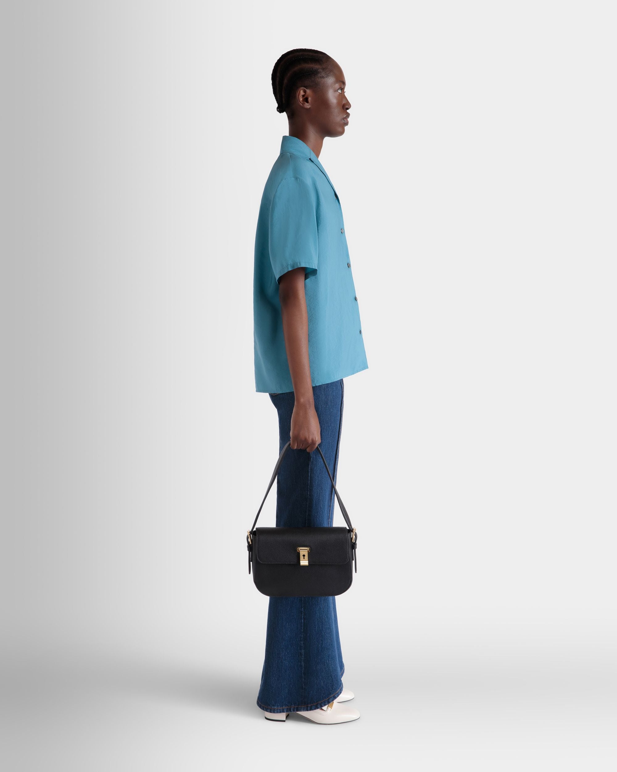 Sac D’épaule Lock Me En Cuir Grainé Noir - Femme - Bally - 02