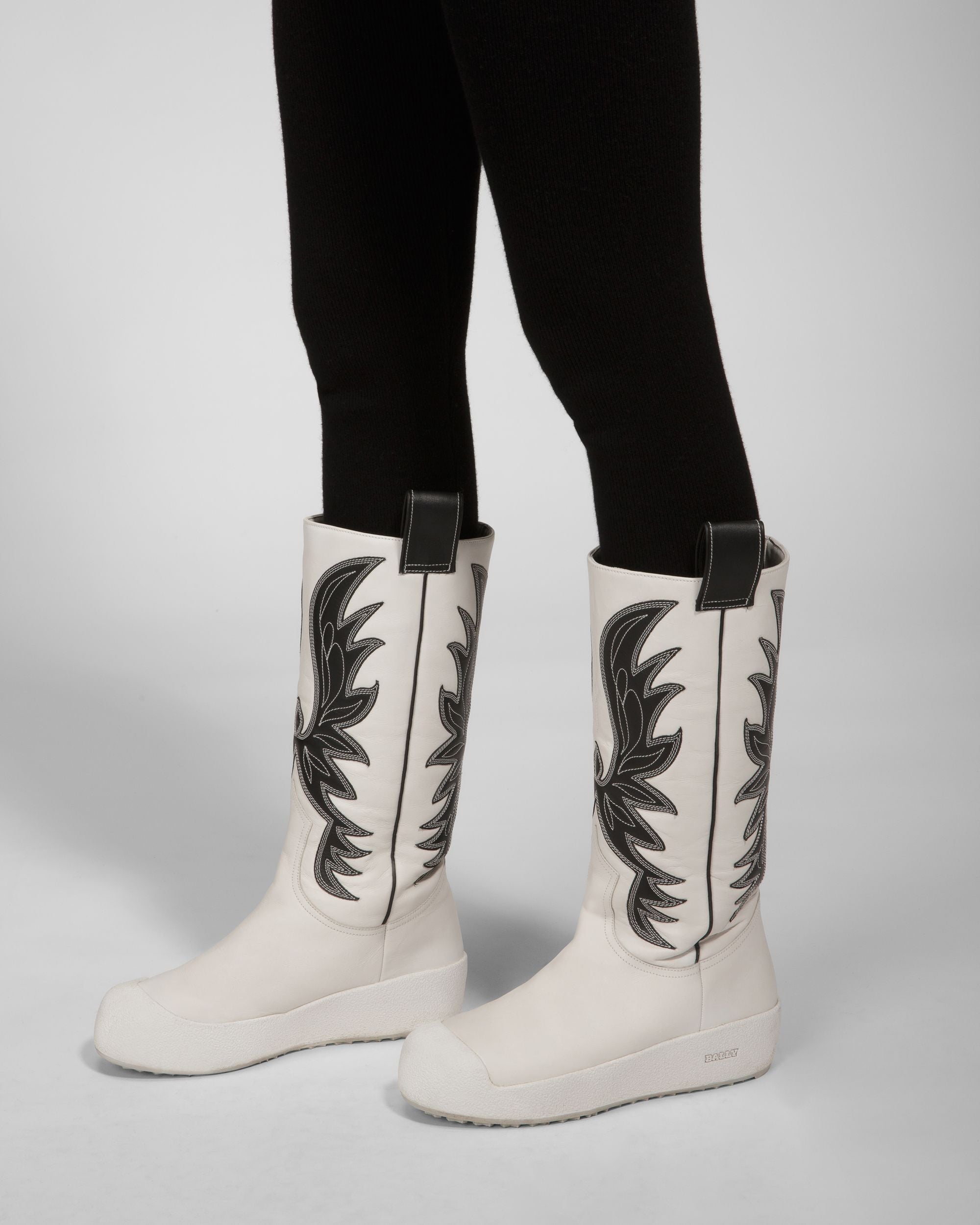 Chambery Bottes Montantes En Cuir Noir Et Blanc - Femme - Bally - 03