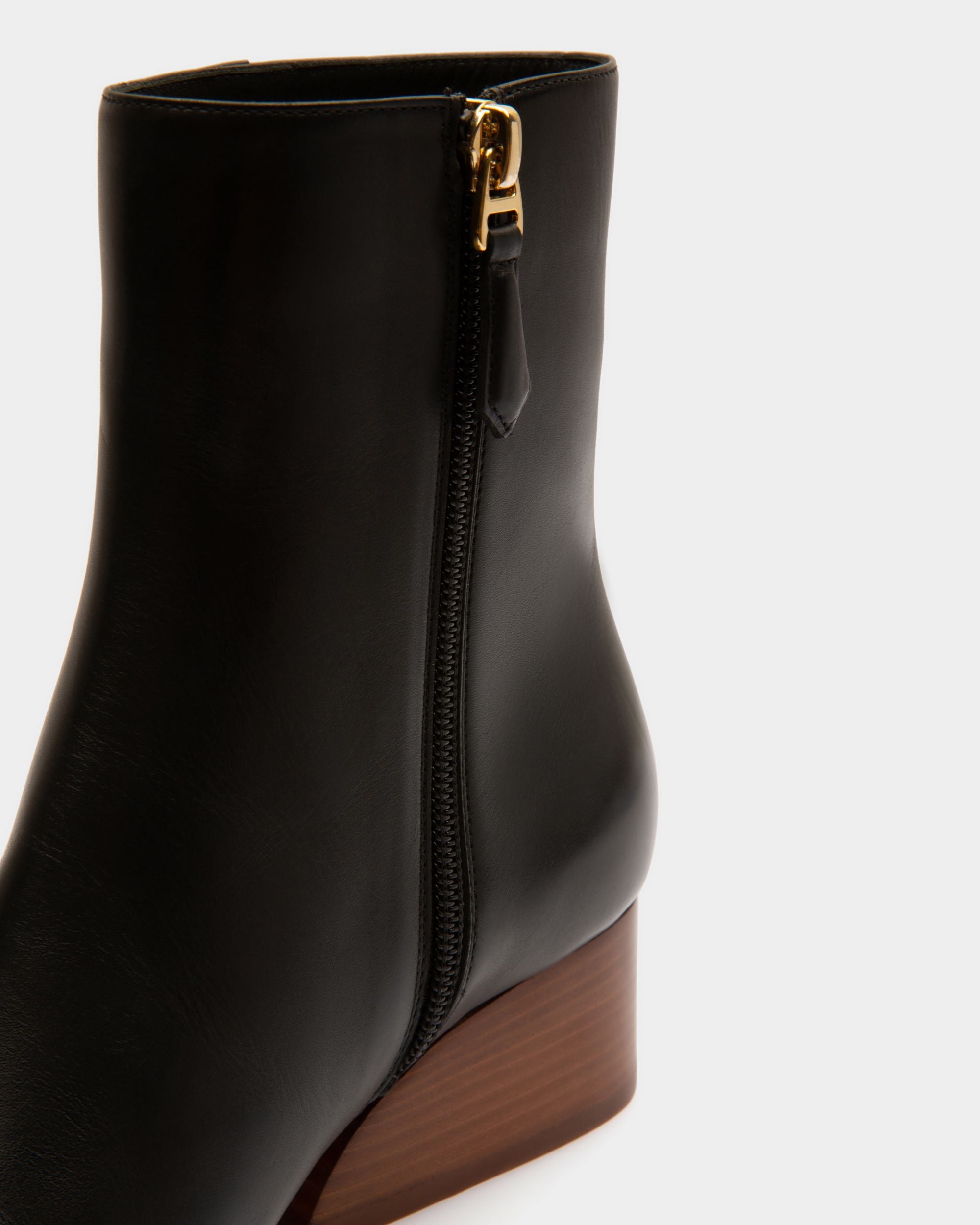 Glenda Bottes En Cuir Noir - Femme - Bally - 05