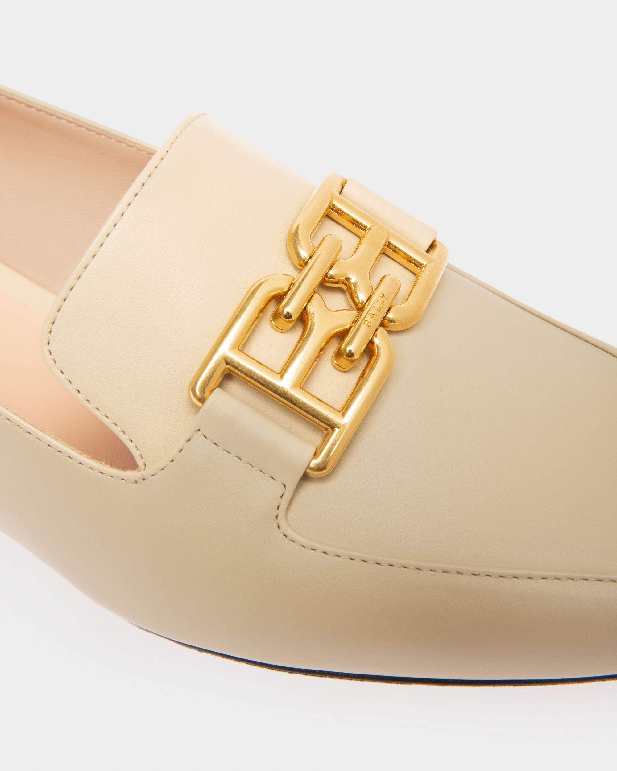 Ellah Flat Mocassins En Cuir Beige - Femme - Bally - 06
