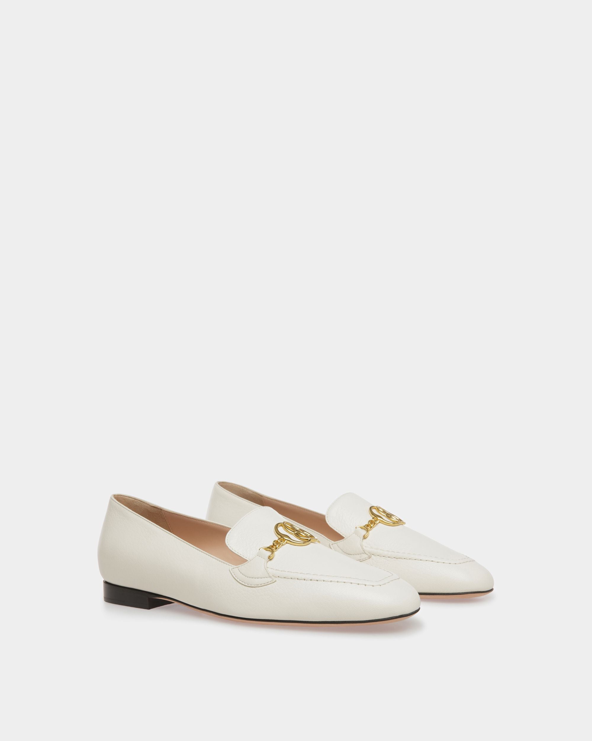 Mocassins Emblem En Cuir Ivoire - Femme - Bally - 02