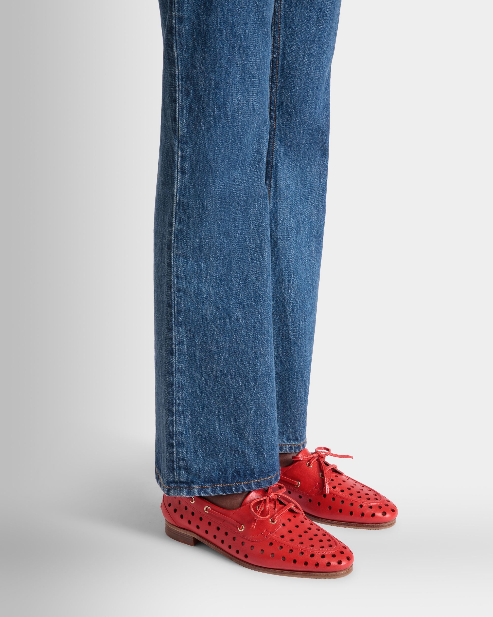 Mocassin Plume En Cuir Rouge - Femme - Bally - 02