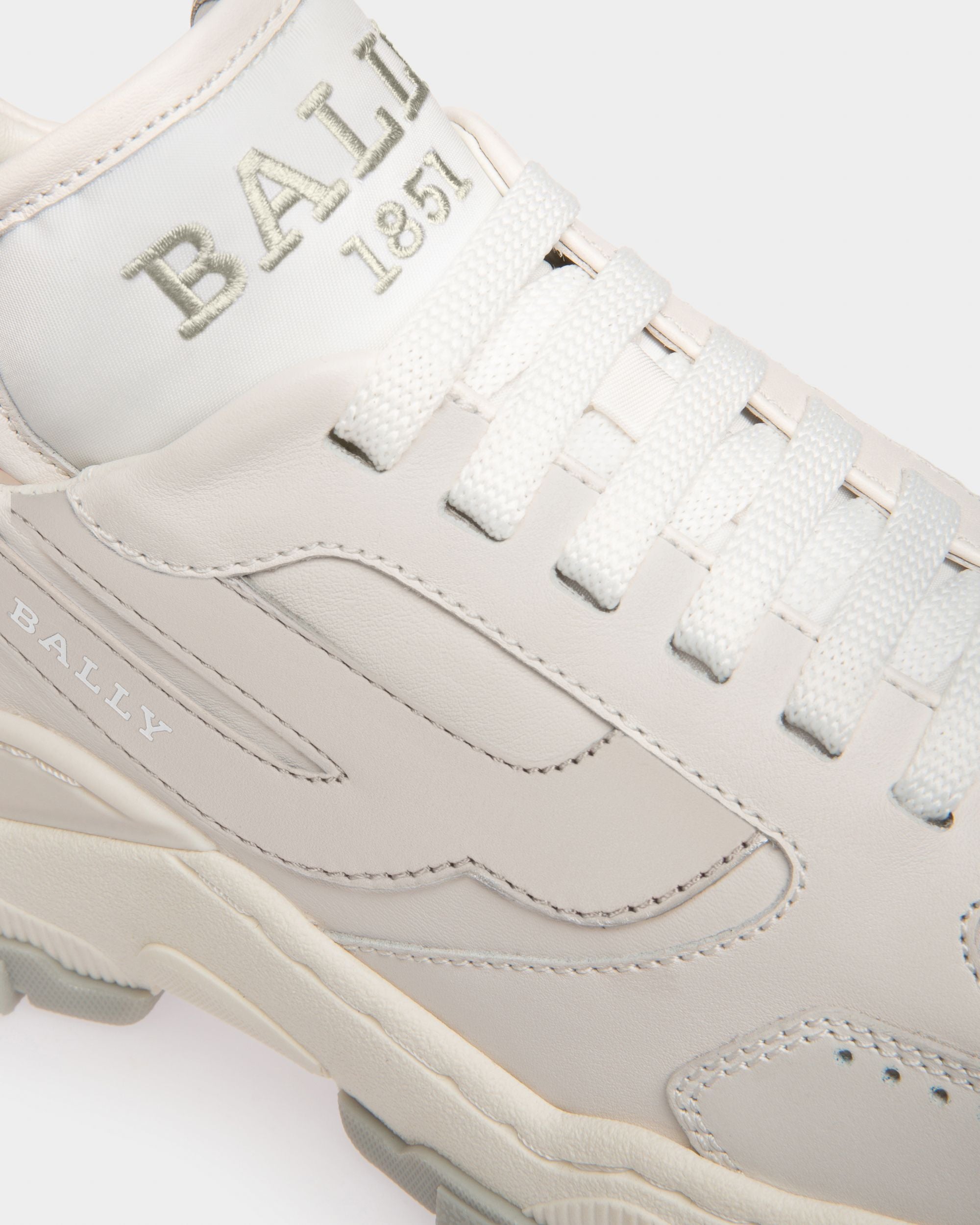 Holden Sneakers En Cuir Et Tissu Blanc Et Argent - Femme - Bally - 06