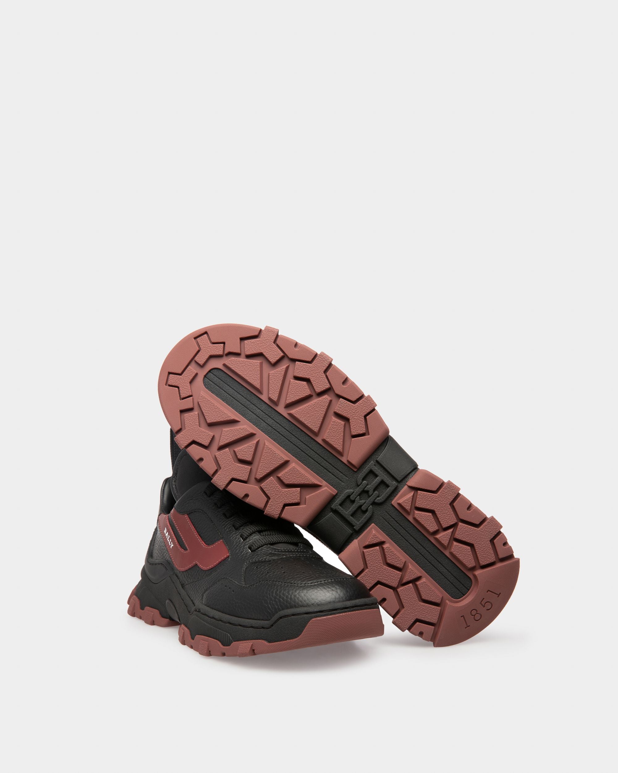 Holden Sneakers En Tissu Et Cuir Et Tissu Noir Et Rouge Héritage - Femme - Bally - 04