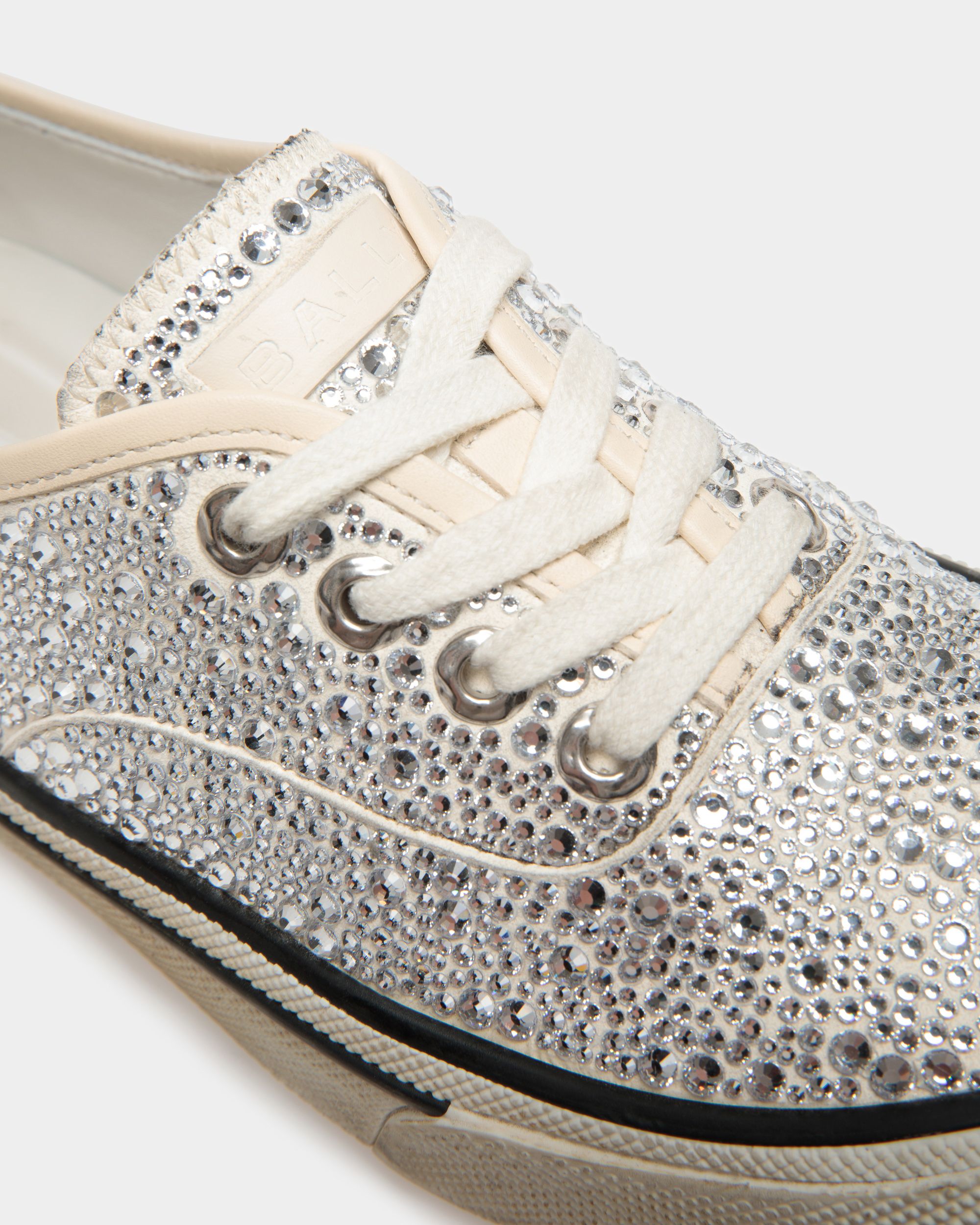Sneakers Lawren En Cuir Ivoire Et Strass - Femme - Bally - 06