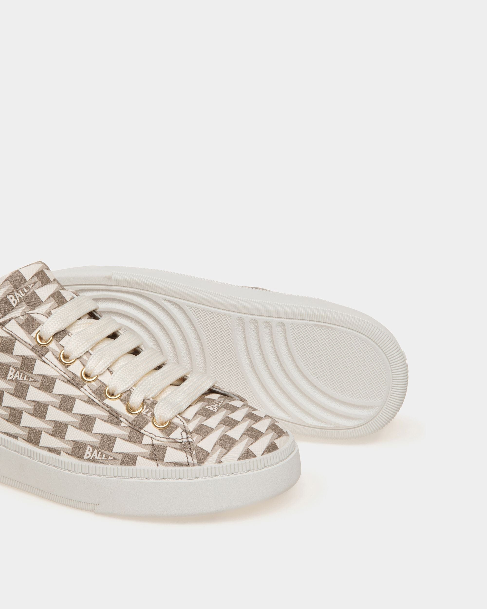 Sneaker Raise En Tissu Beige Motif Pennant - Femme - Bally - 04