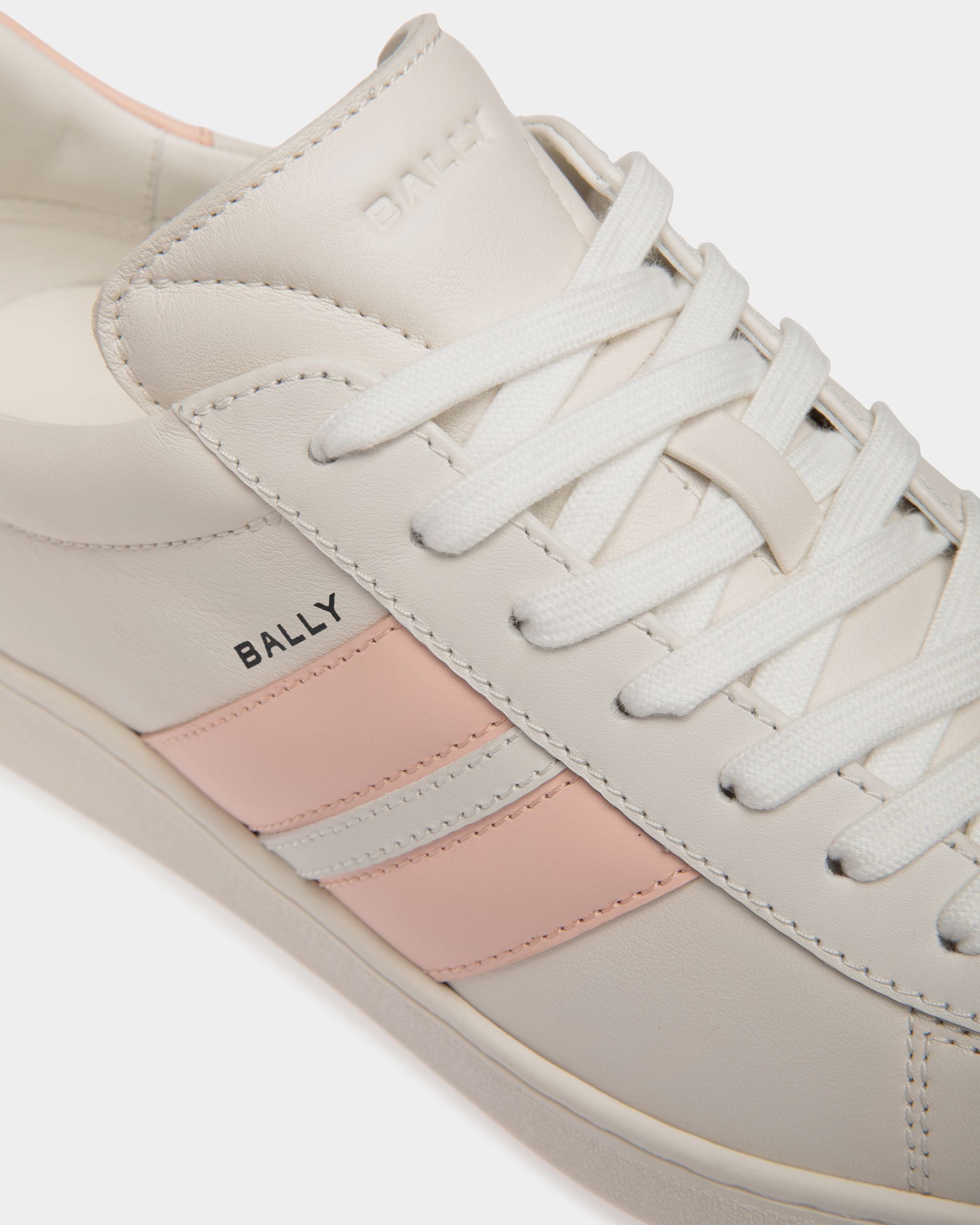 Sneaker Tennis En Cuir Blanc Et Baby Pink - Femme - Bally - 06