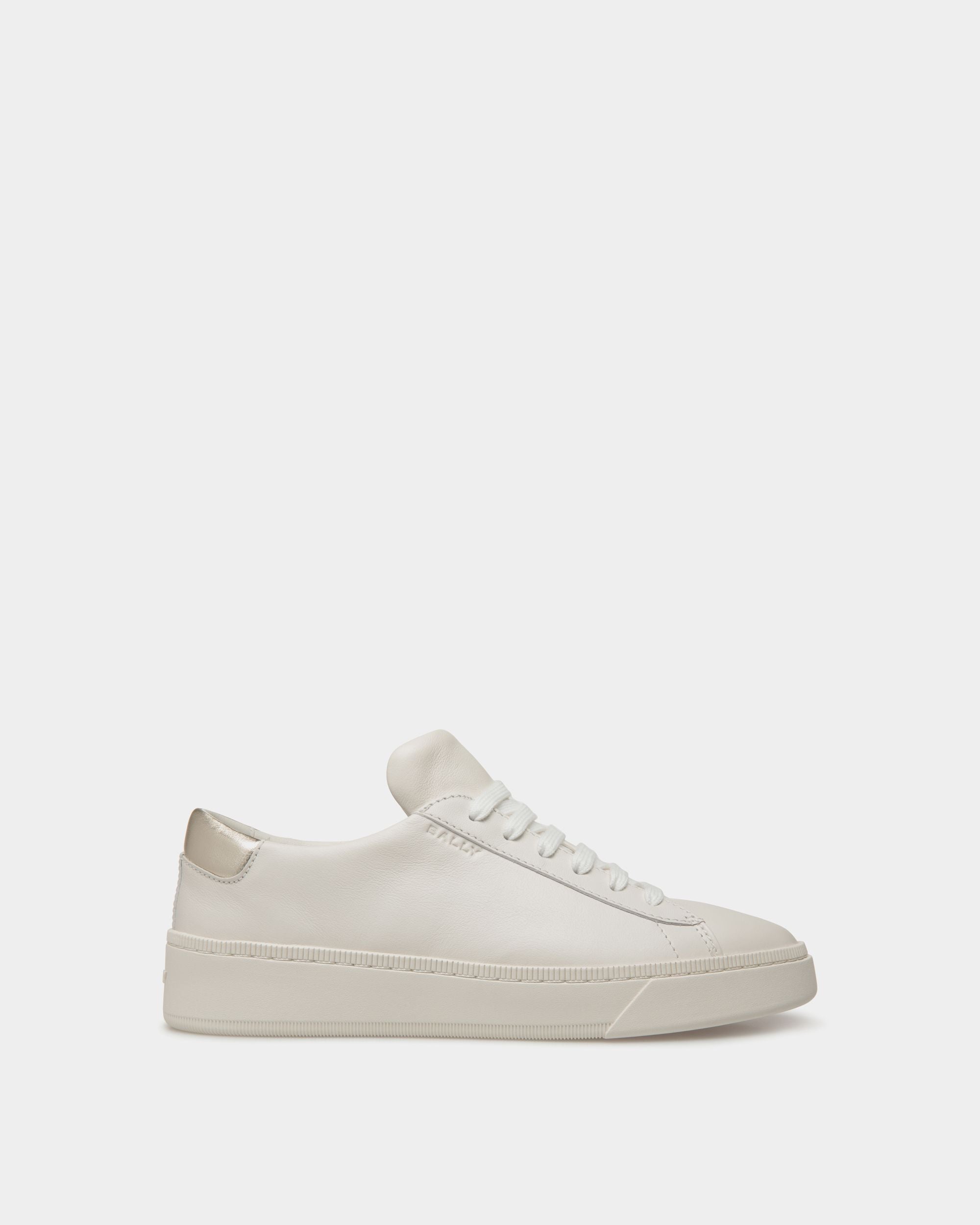 Sneaker Raise En Cuir Blanc Et Or - Femme - Bally - 01