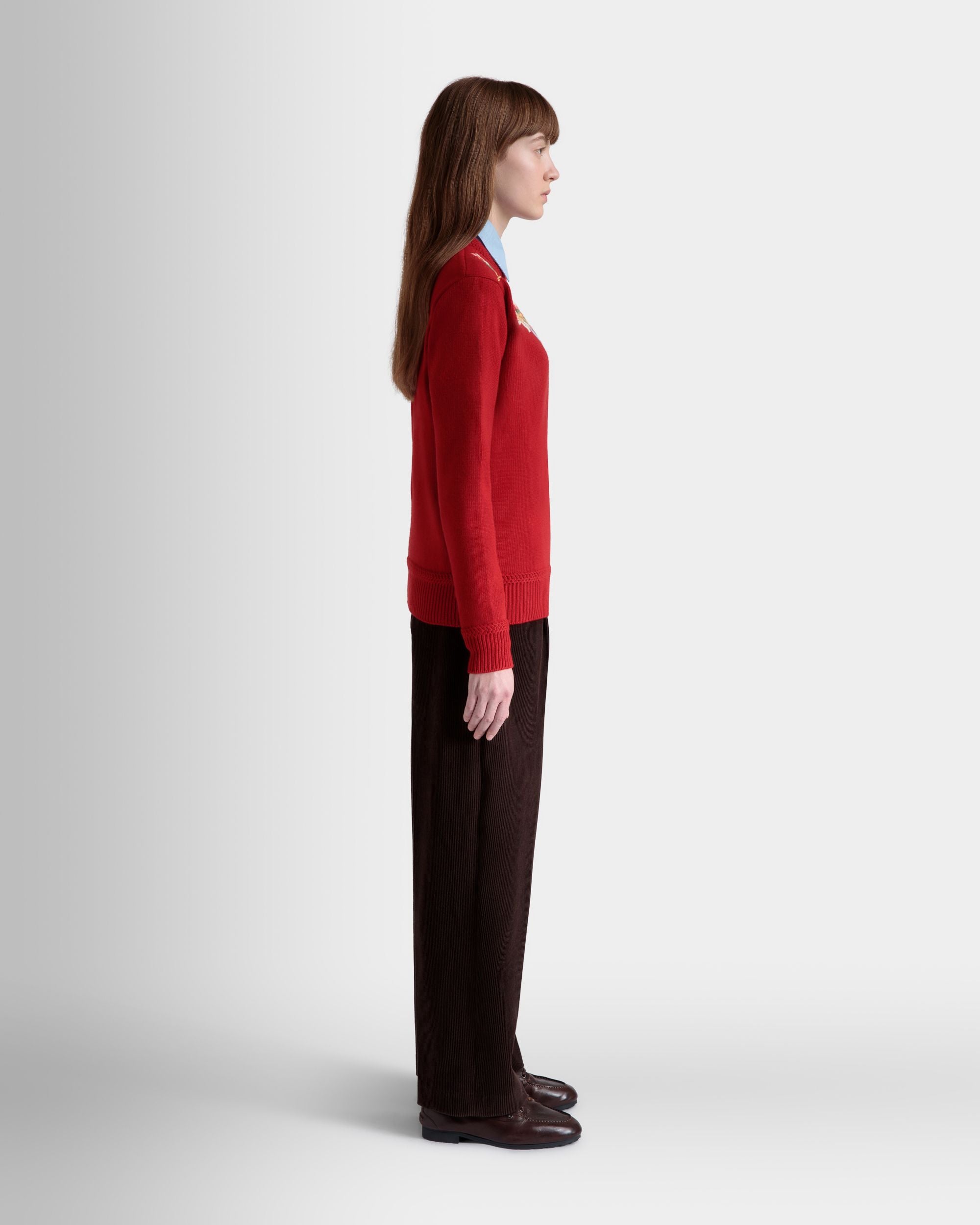 Pull Ras-Du-Cou De La Capsule D’hiver En Laine Rouge Orné De Fleurs Des Alpes - Femme - Bally - 04