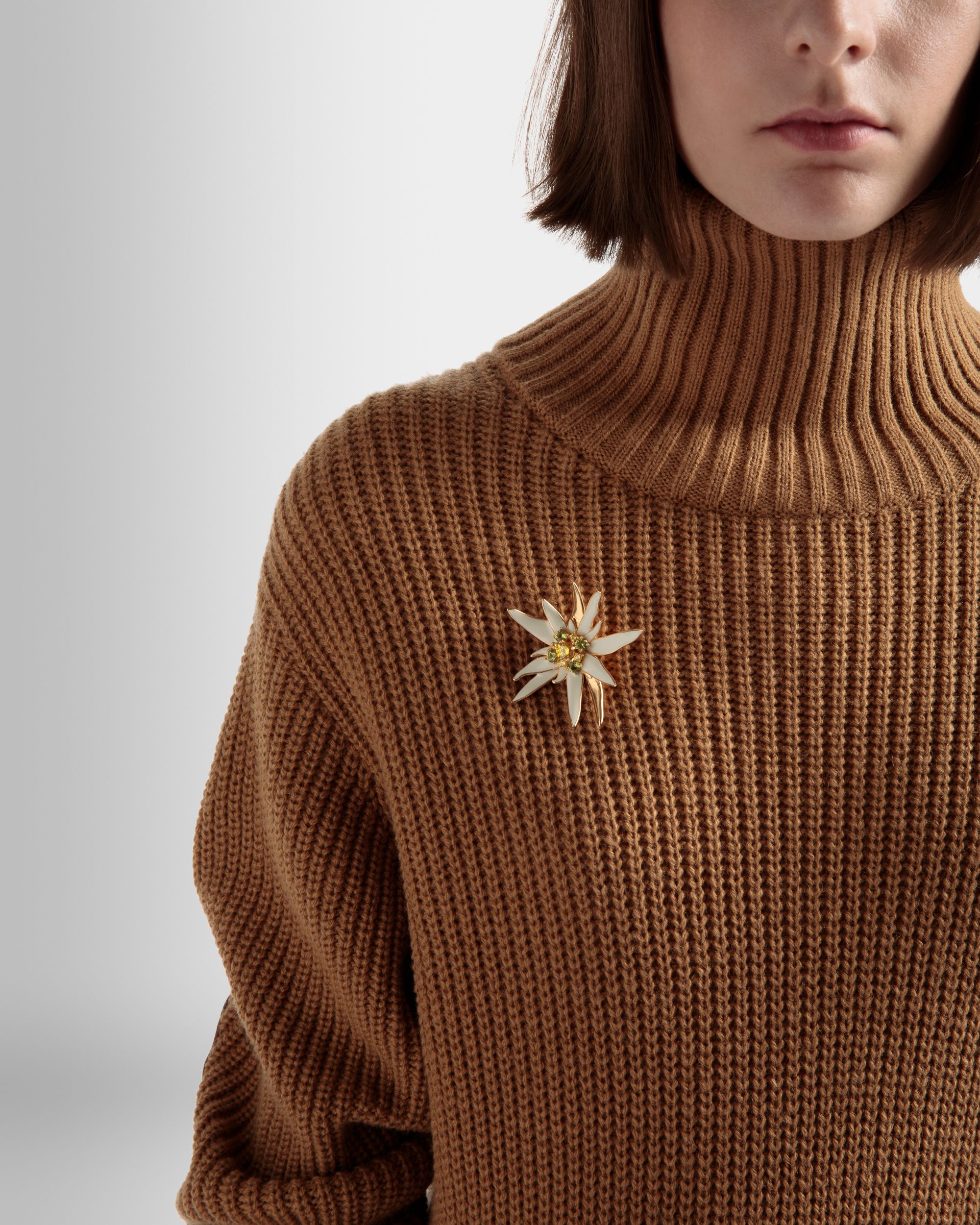 Broche Edelweiss En Or Martelé - Femme - Bally - 02