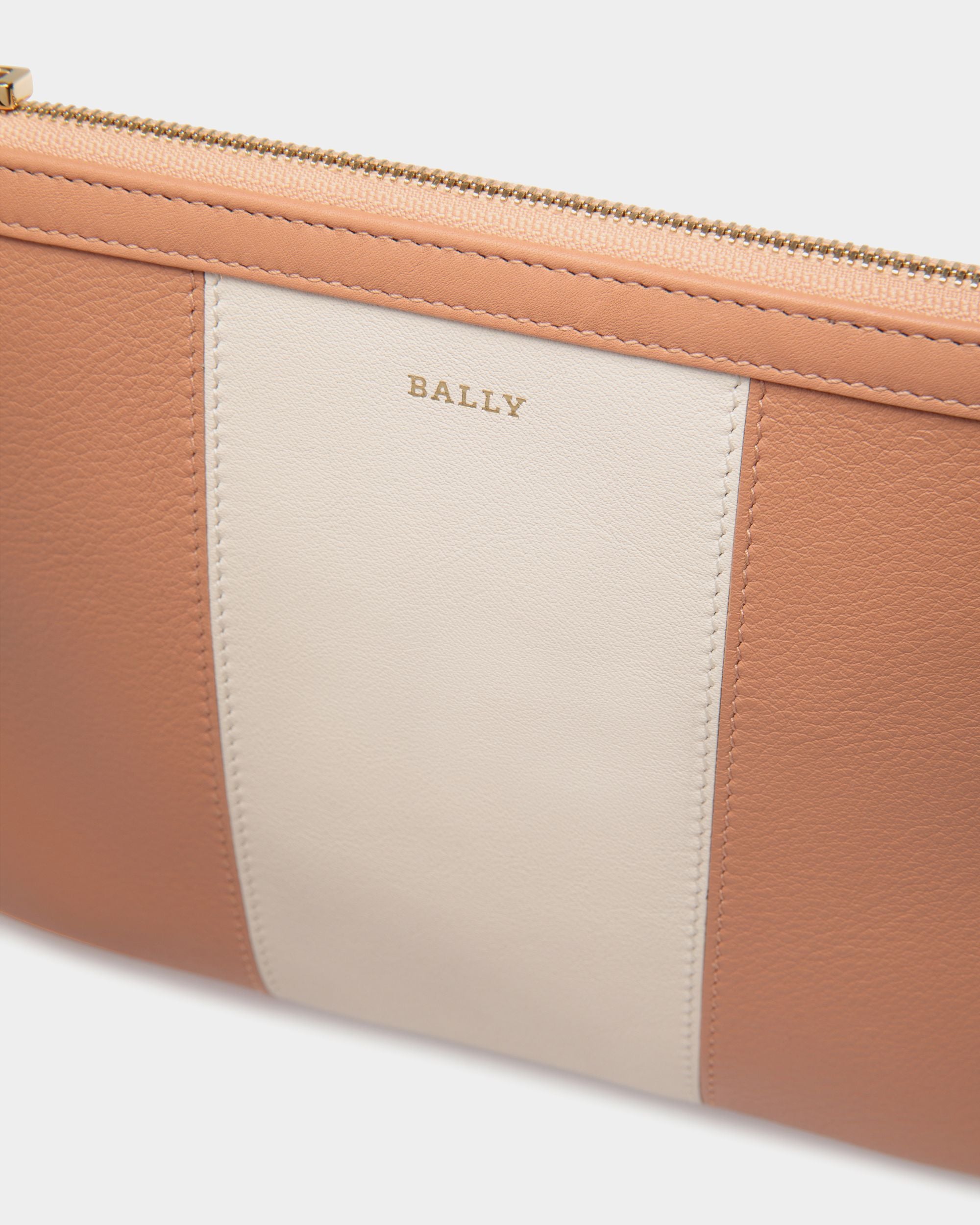 Cabana Clutch In Orange Bovine - Femme - Bally - 04