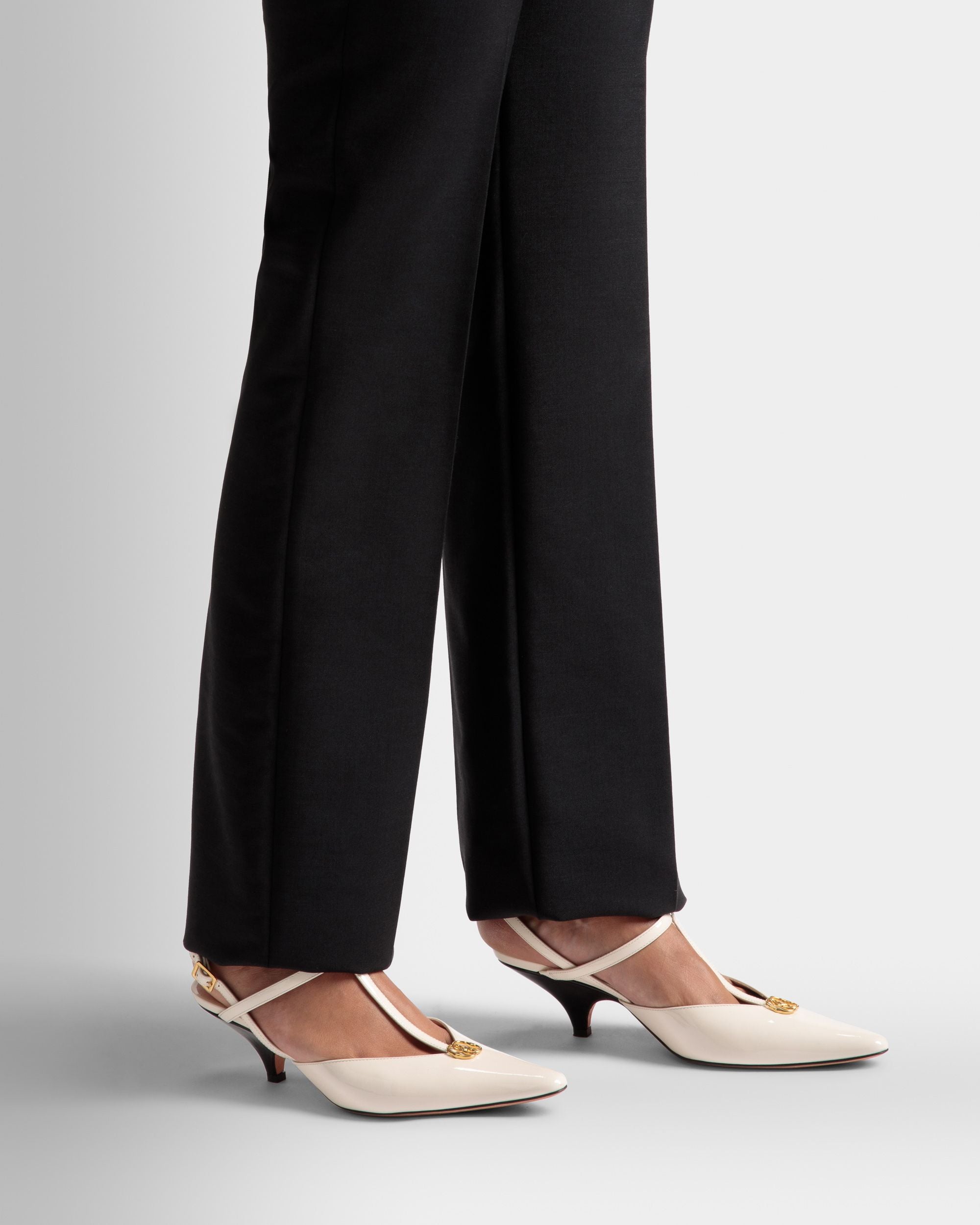 Escarpin à lanière Katy En cuir ivoire et noir - Femme - Bally - 02