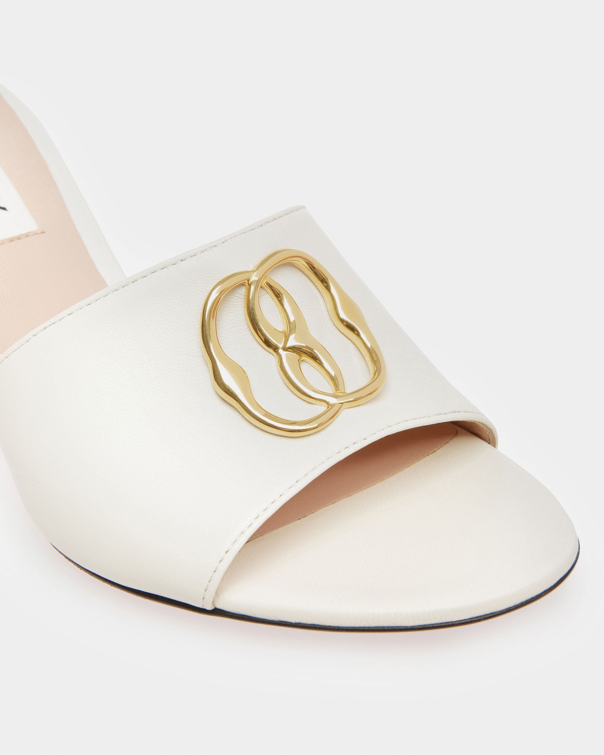 Sandale Emblem En Cuir Ivoire - Femme - Bally - 04